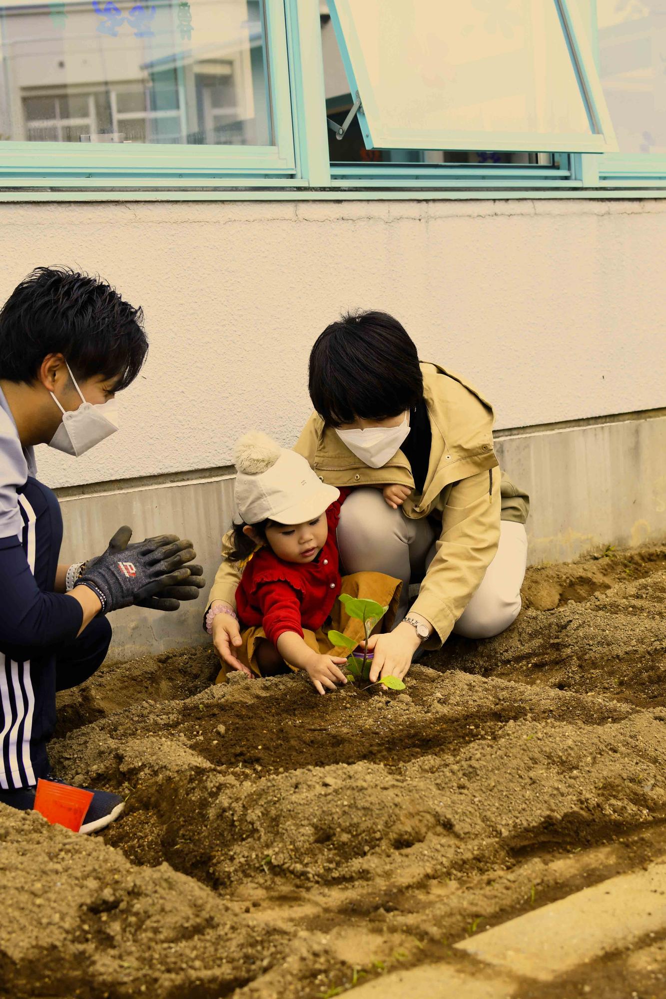 20220517竜王東児童センター苗植え