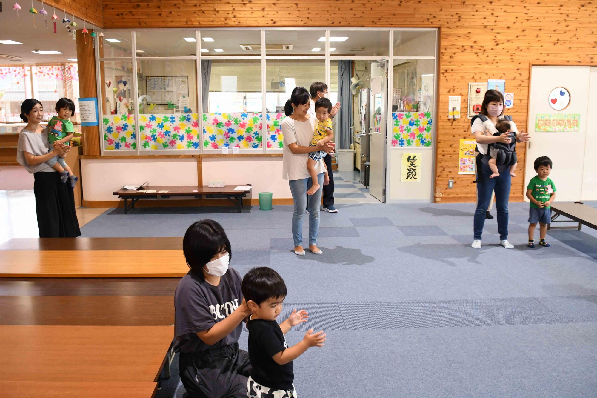 20230919敷島みなみ児童館傘袋ロケット