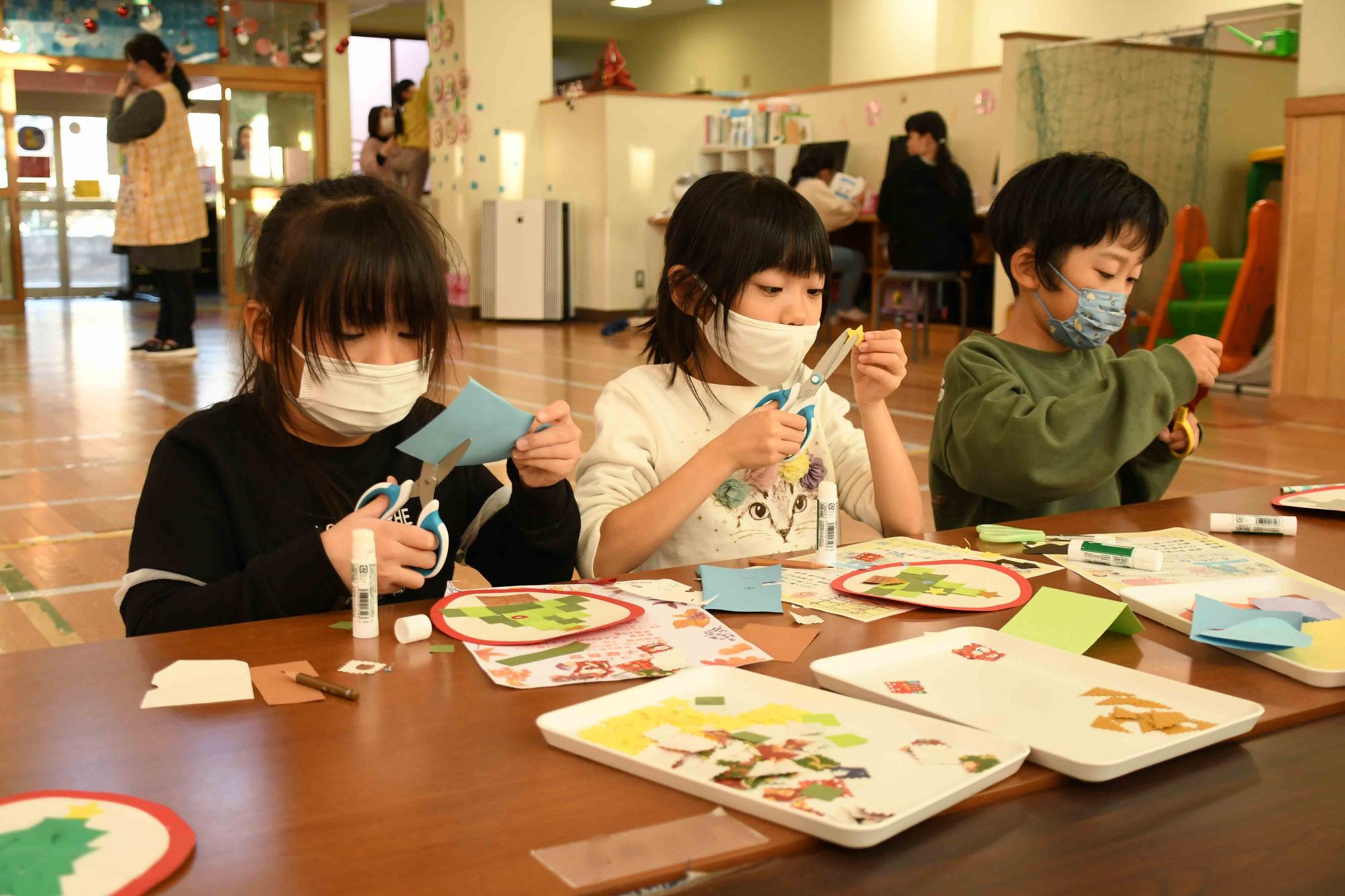 20231129敷島ふれあい中央児童館クリスマス製作