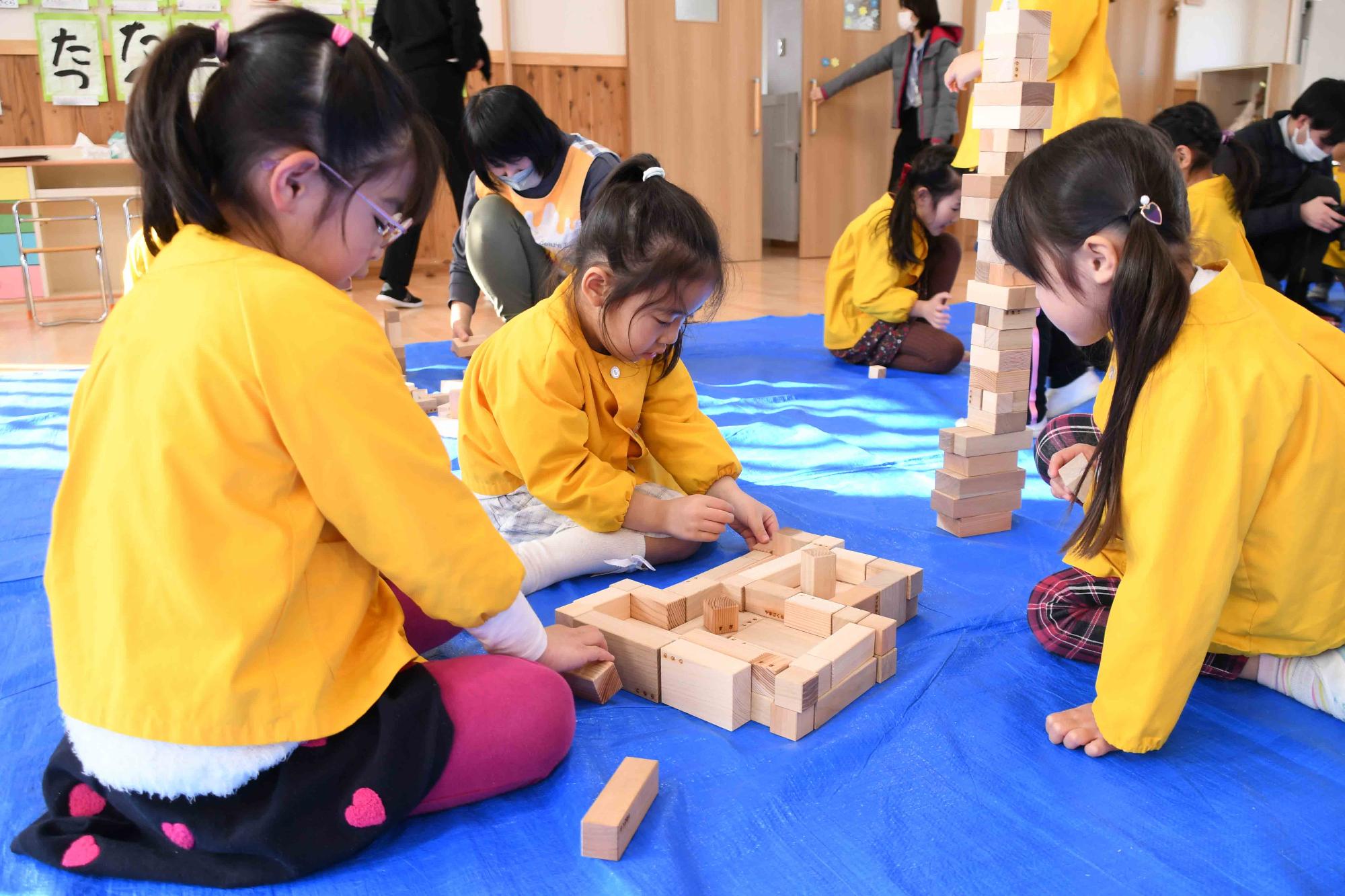 20240308竜王東保育園木製玩具贈呈式