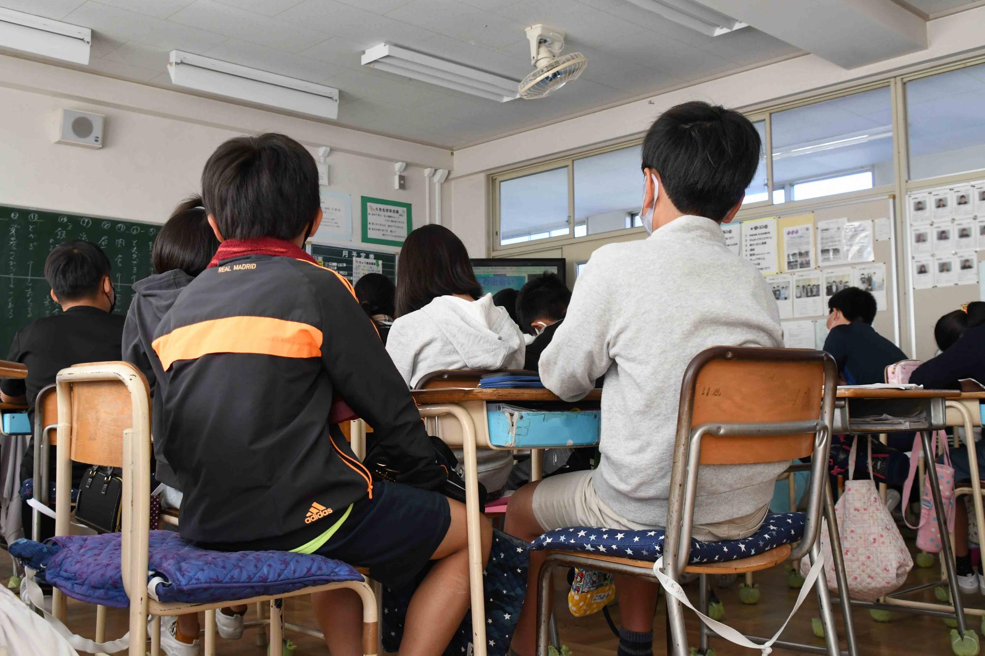 1020竜王南小学校リモート講演会