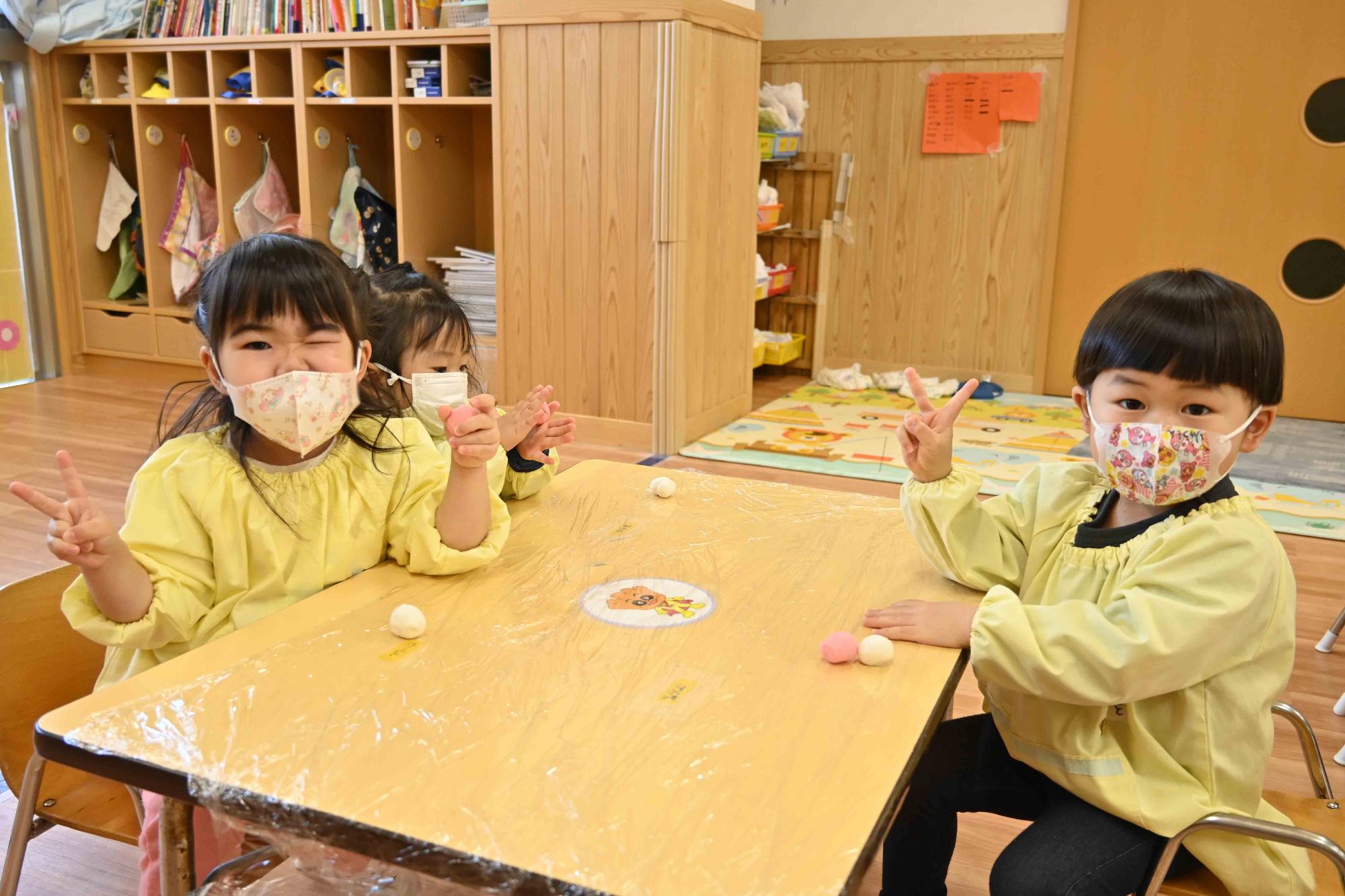 双葉西保育園まゆだま作り