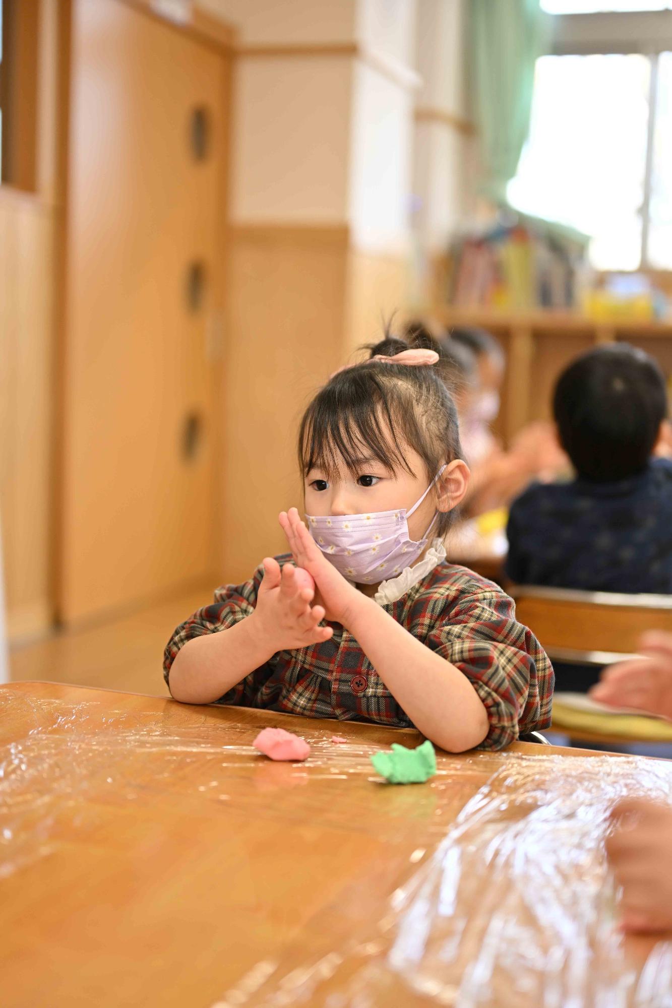 双葉西保育園まゆだま作り
