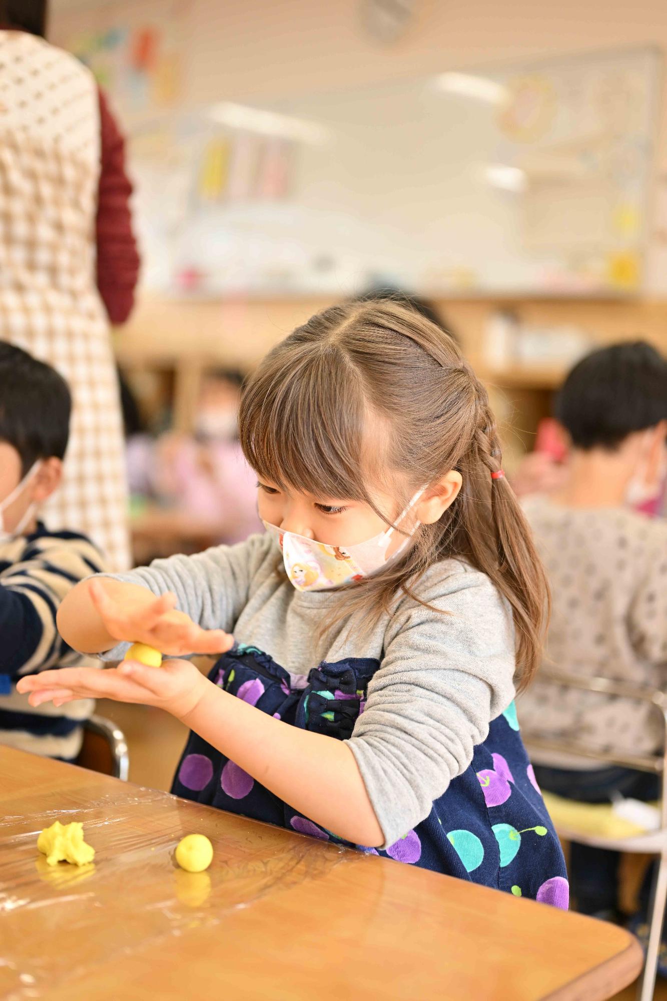 双葉西保育園まゆだま作り