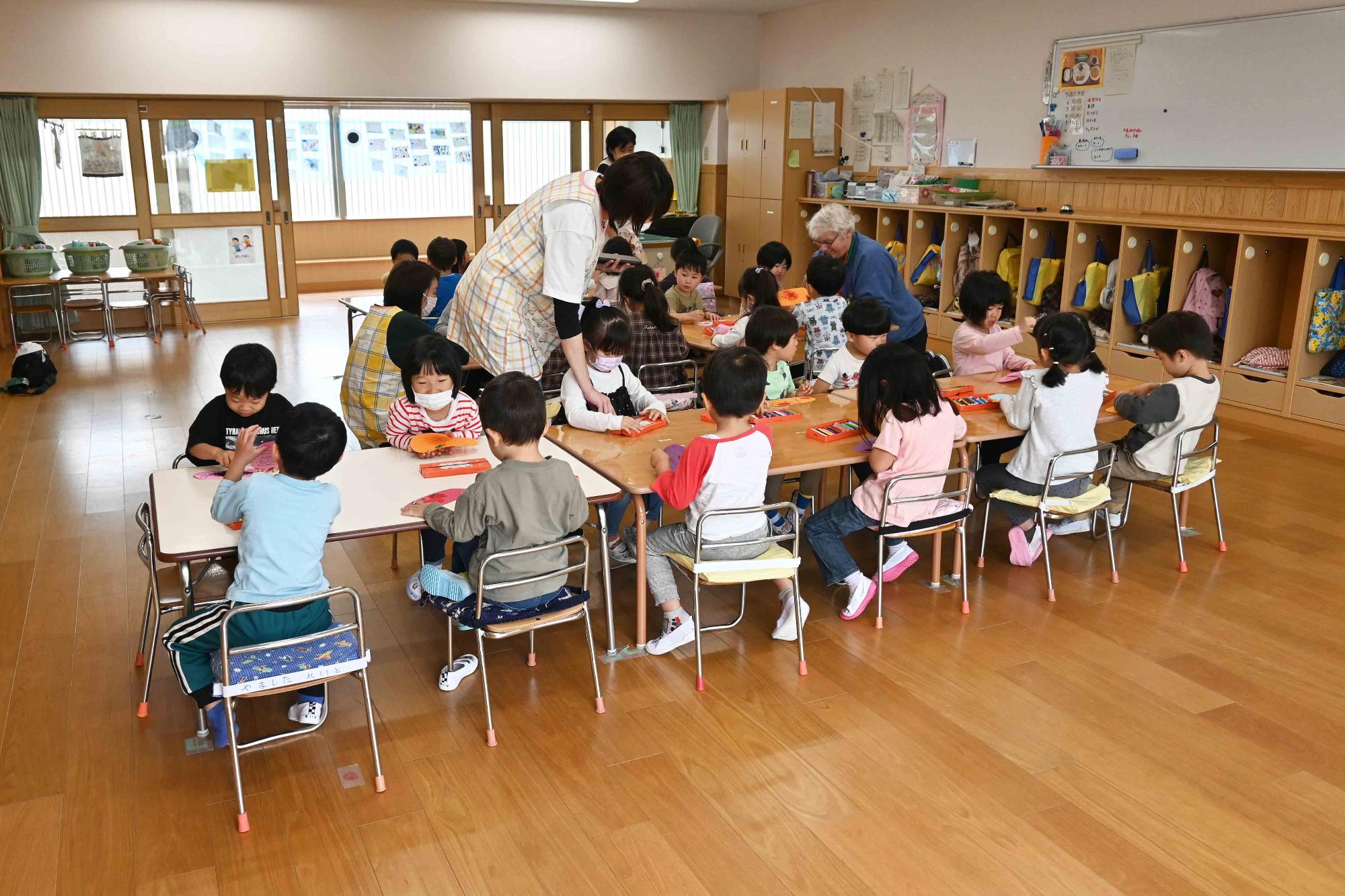 双葉西保育園えいごであそぼう0567