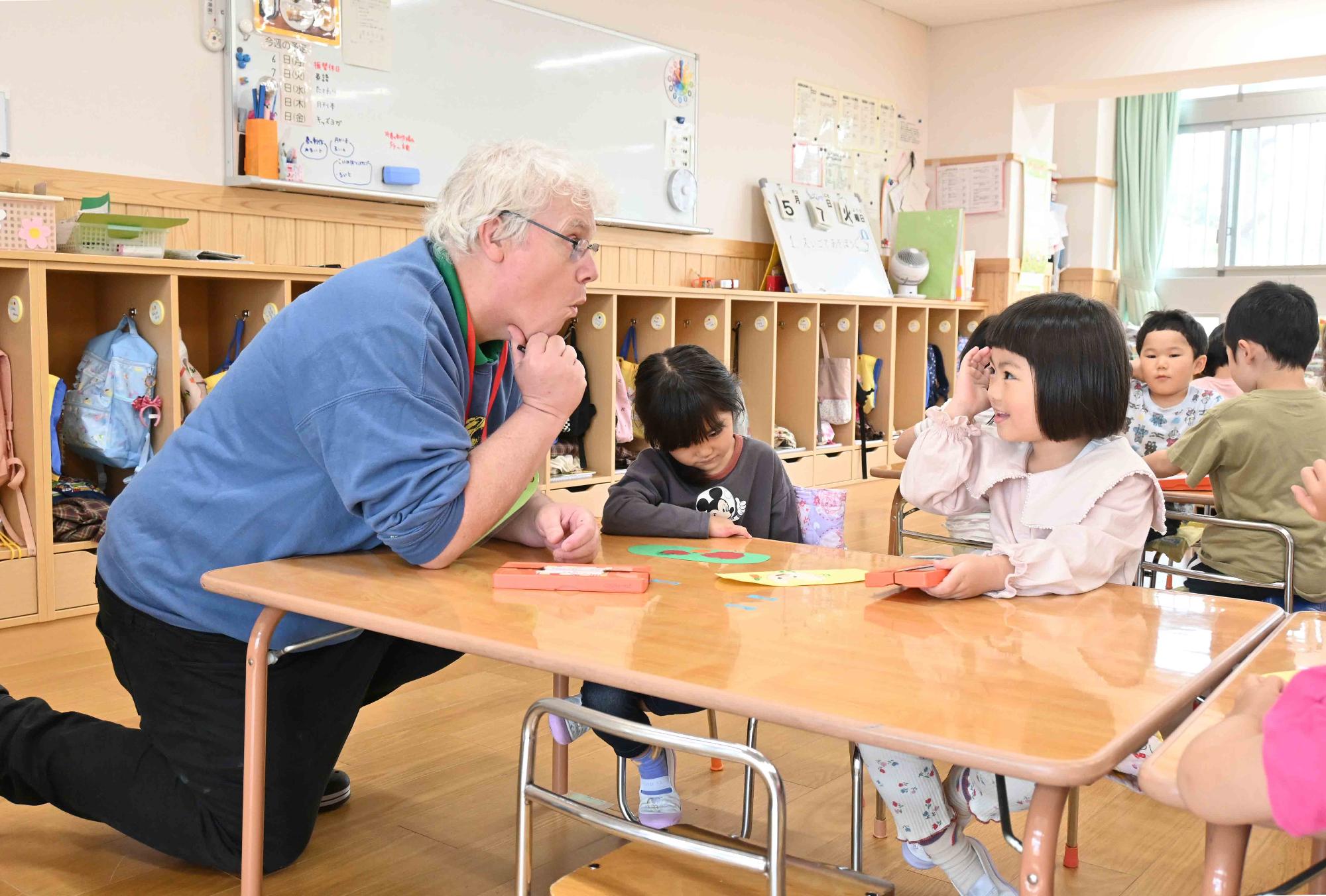 双葉西保育園えいごであそぼう0589