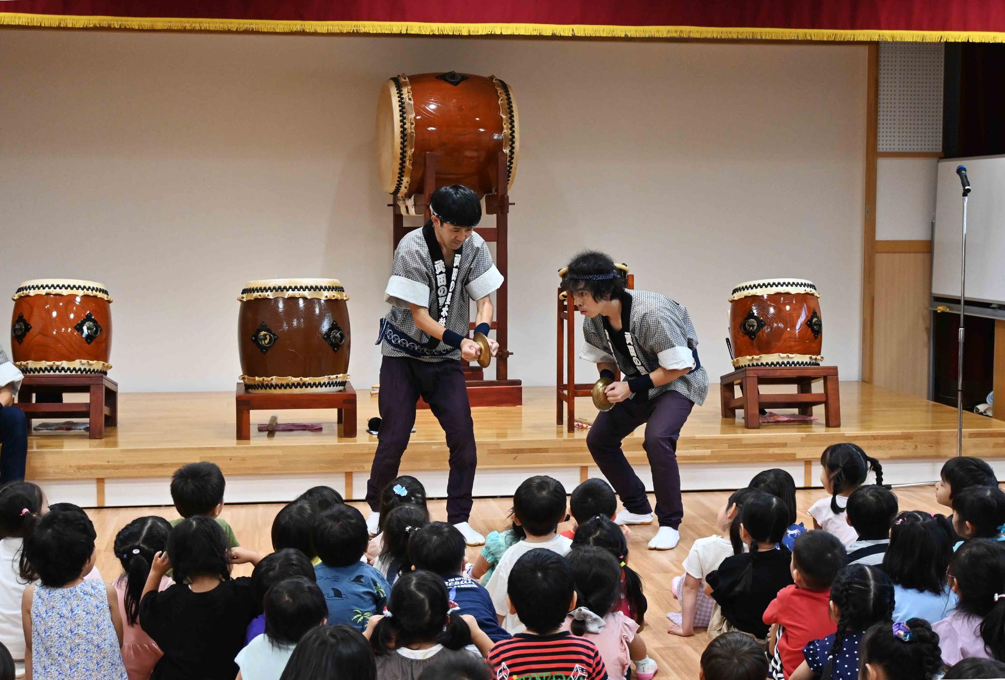 双葉西保育園太鼓であそぼう5137