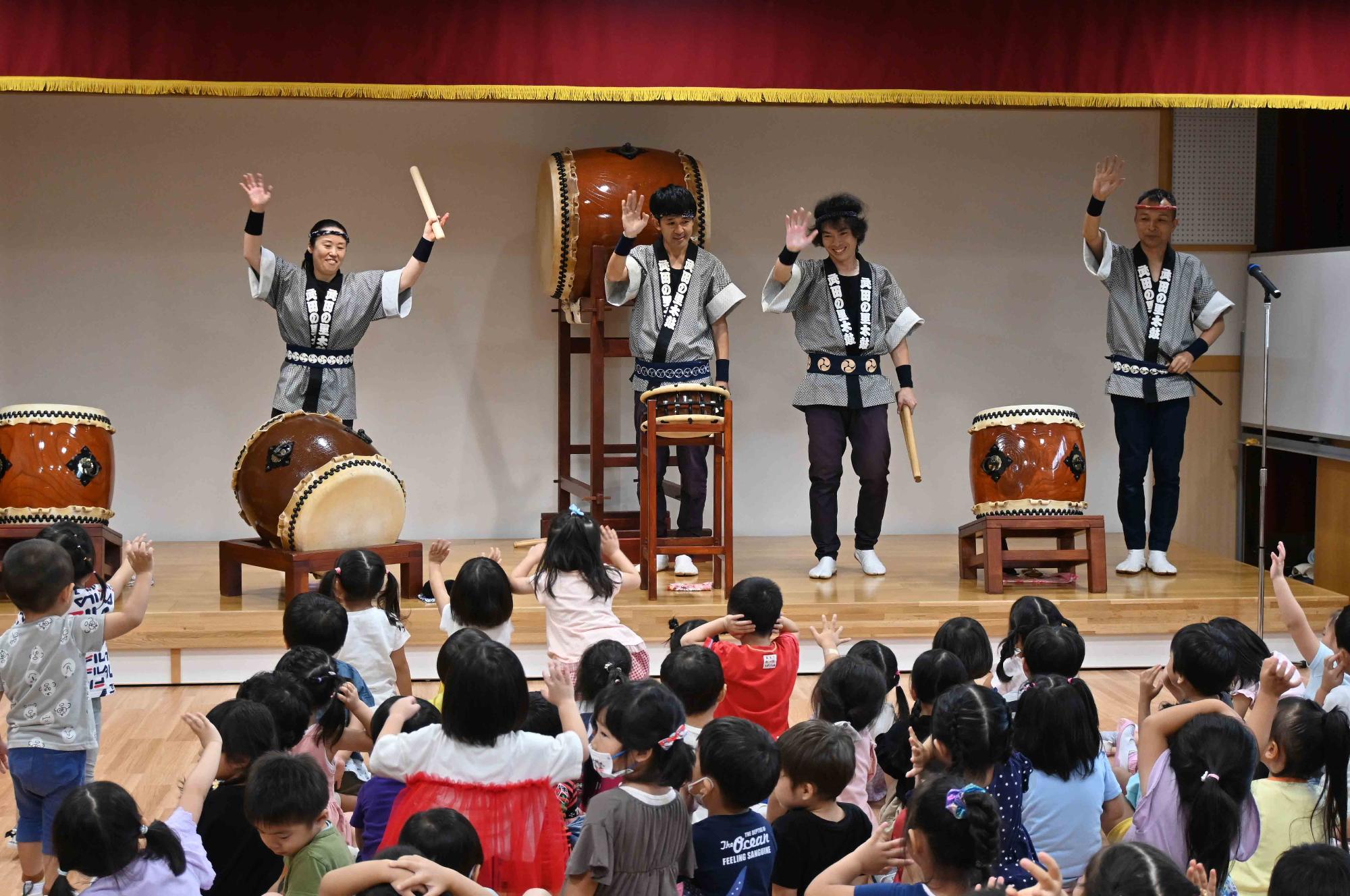 双葉西保育園太鼓であそぼう5207