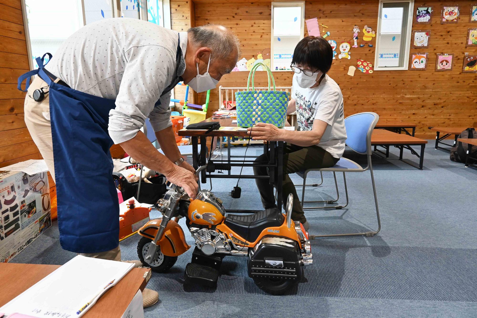 おもちゃの病院4358