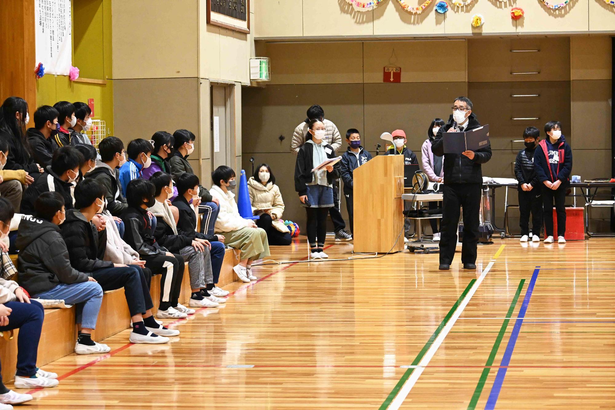 竜王東小6送会3643