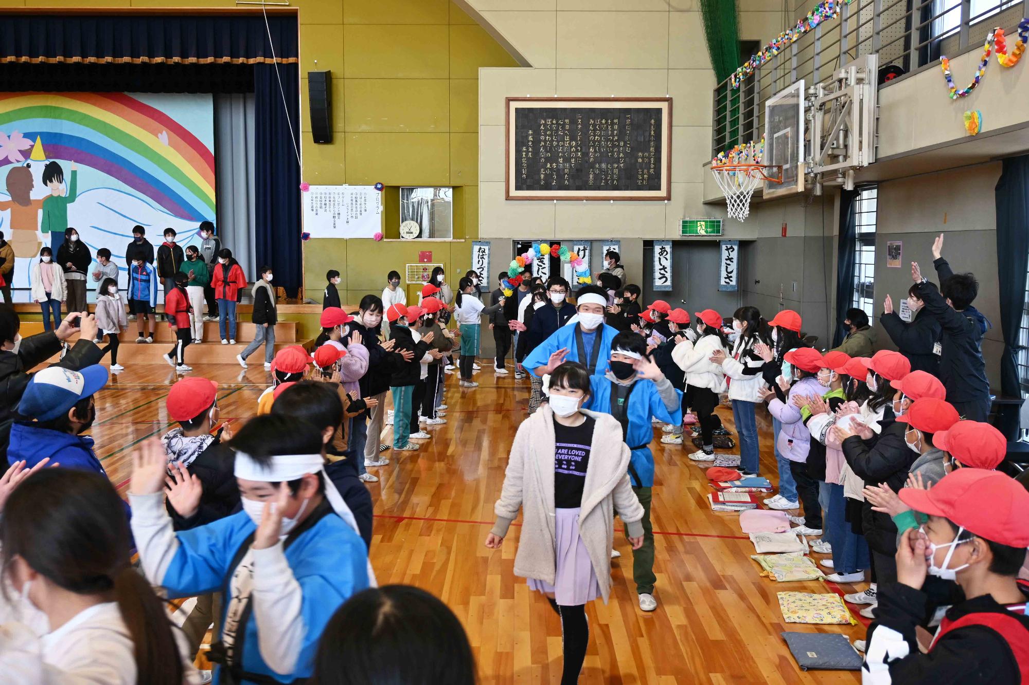 竜王東小6送会4052