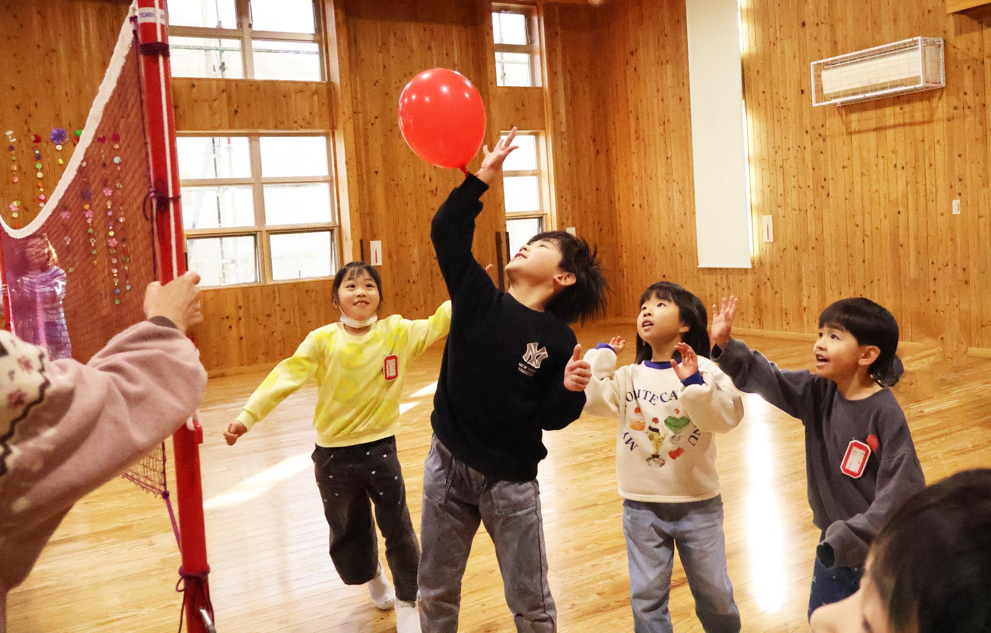 竜王ふれあい館 風船バレー