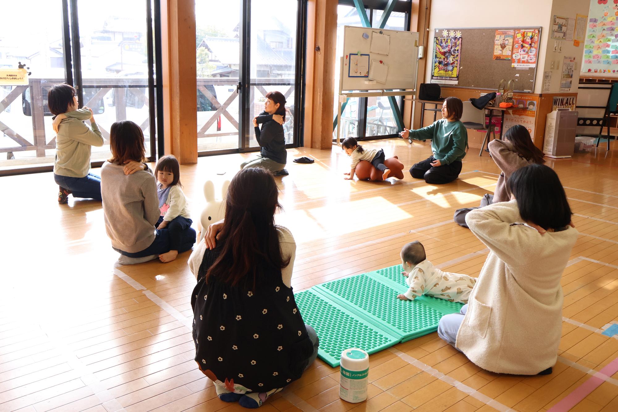 双葉東児童館 親子体操教室