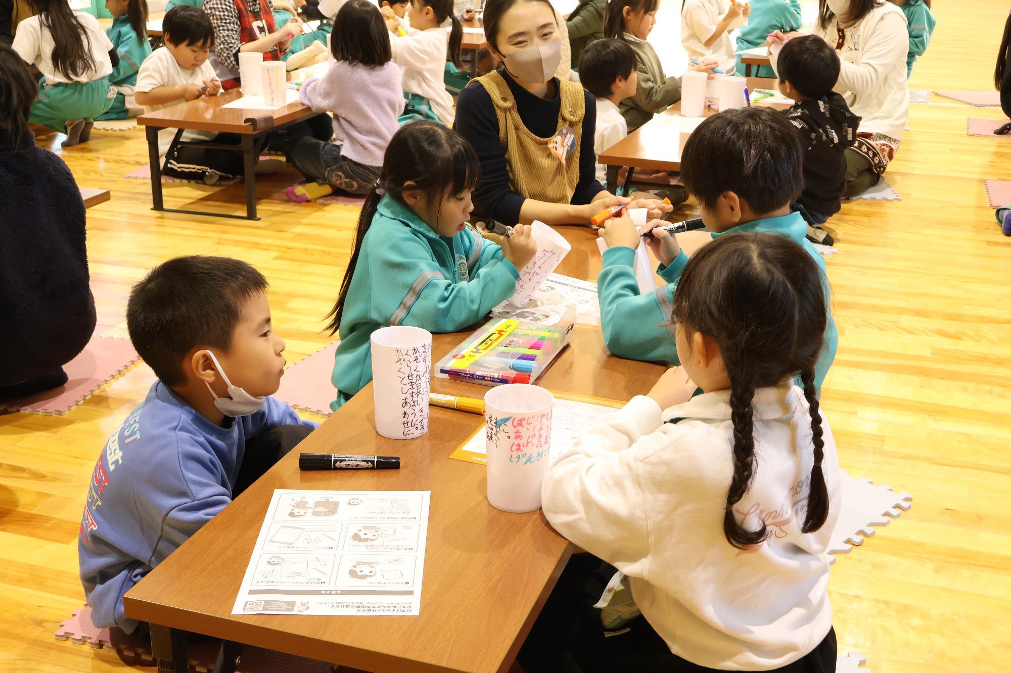 キャンドル・ジュンさんがワークショップを開催