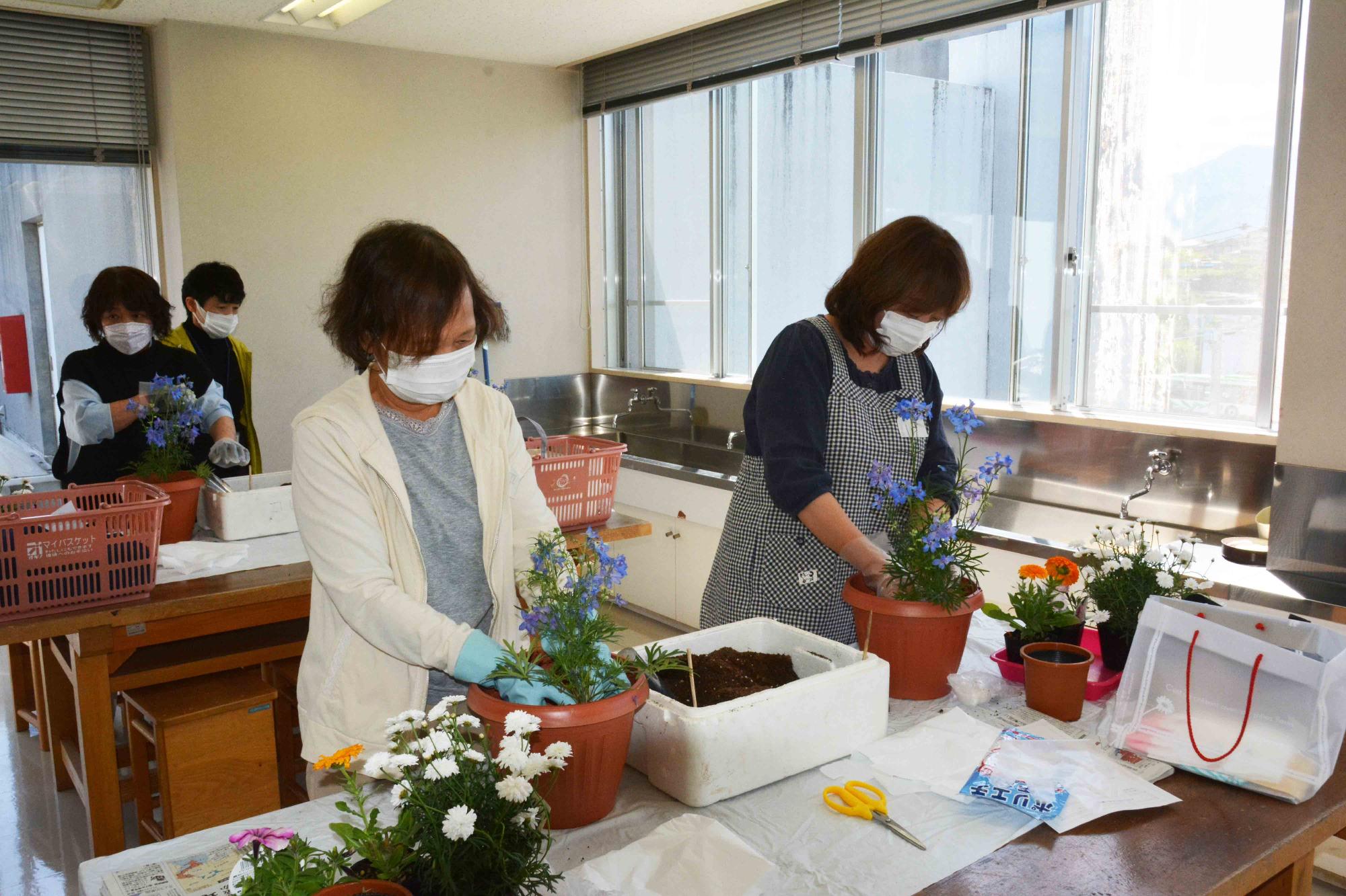 20220430寄せ植え教室