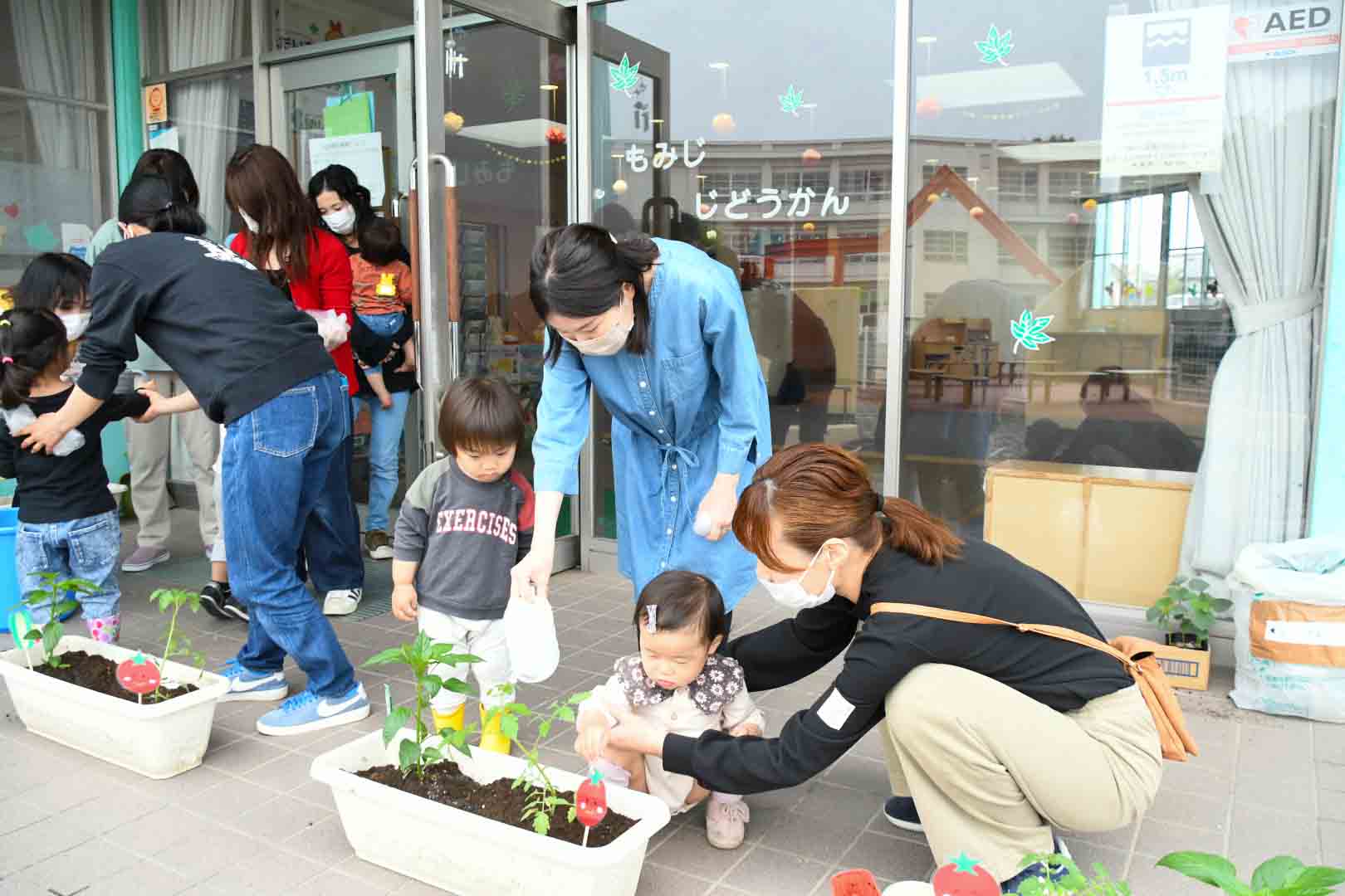20230523竜王南児童館ミニトマトを植えよう