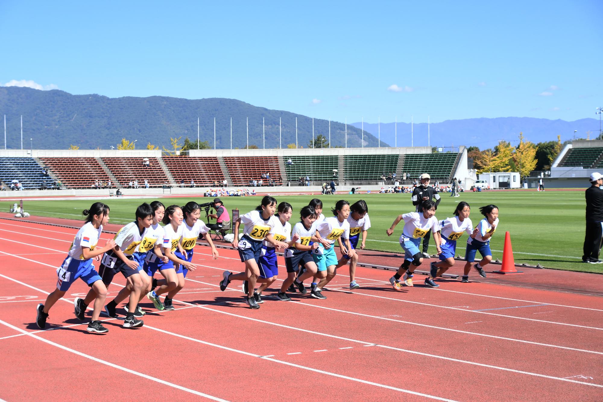 20231024市内小学校陸上記録会