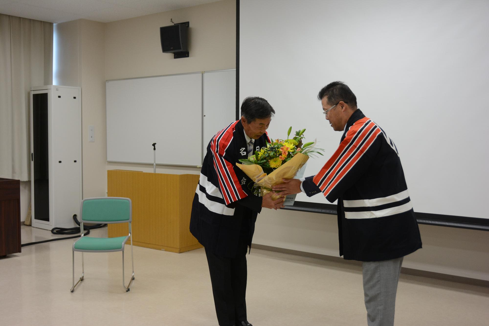 20231029日本消防協会名誉会員法被・記念交付式