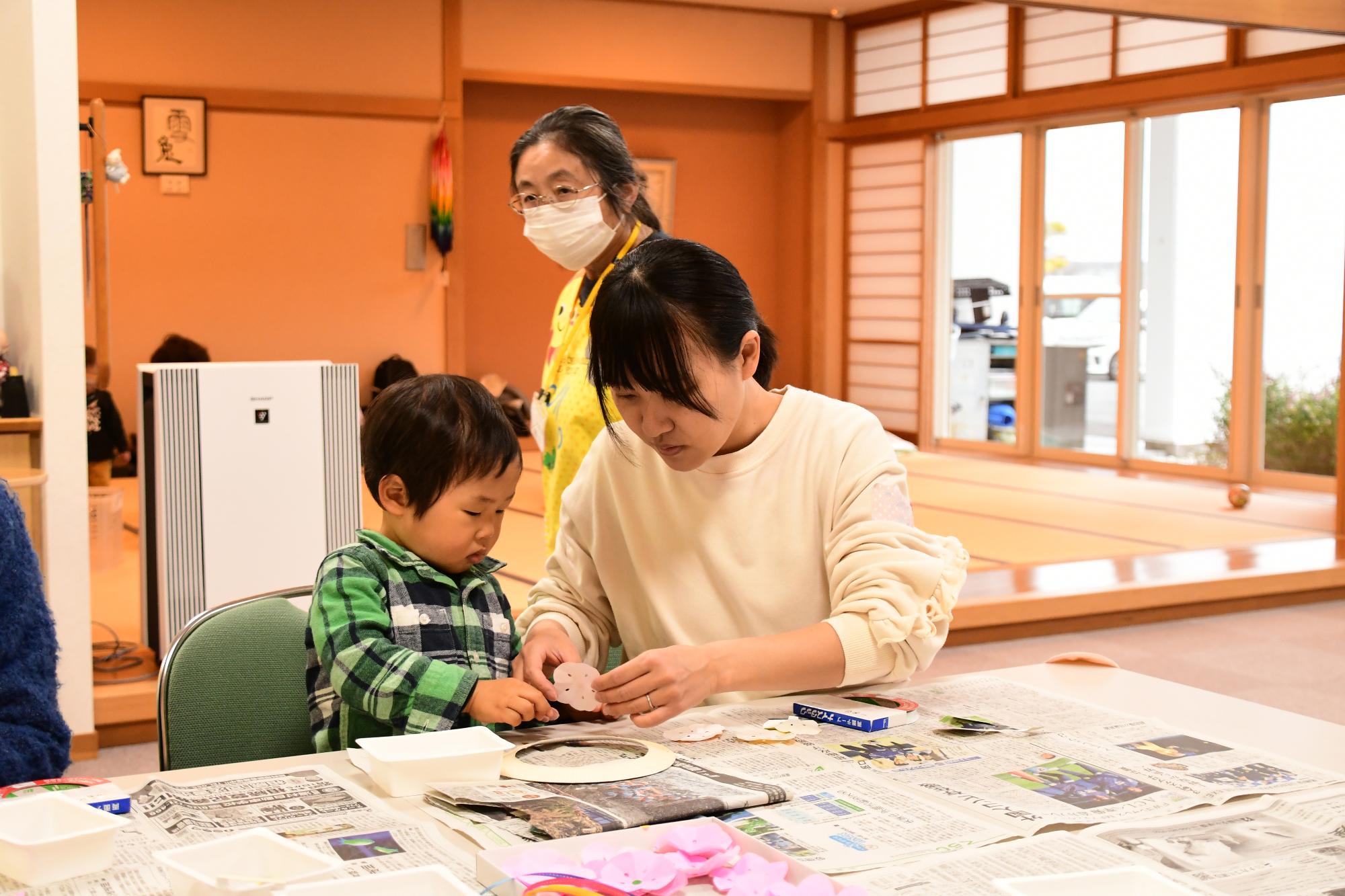 20240221子育てサロンクローバーひな祭り