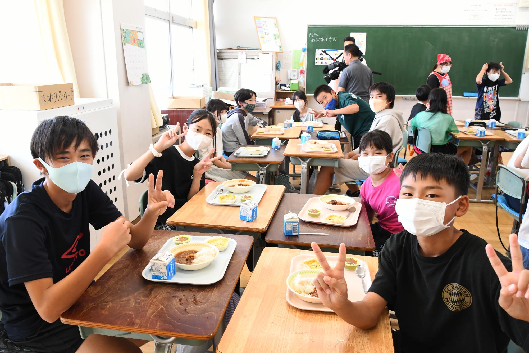 20240902市制施行20周年記念給食