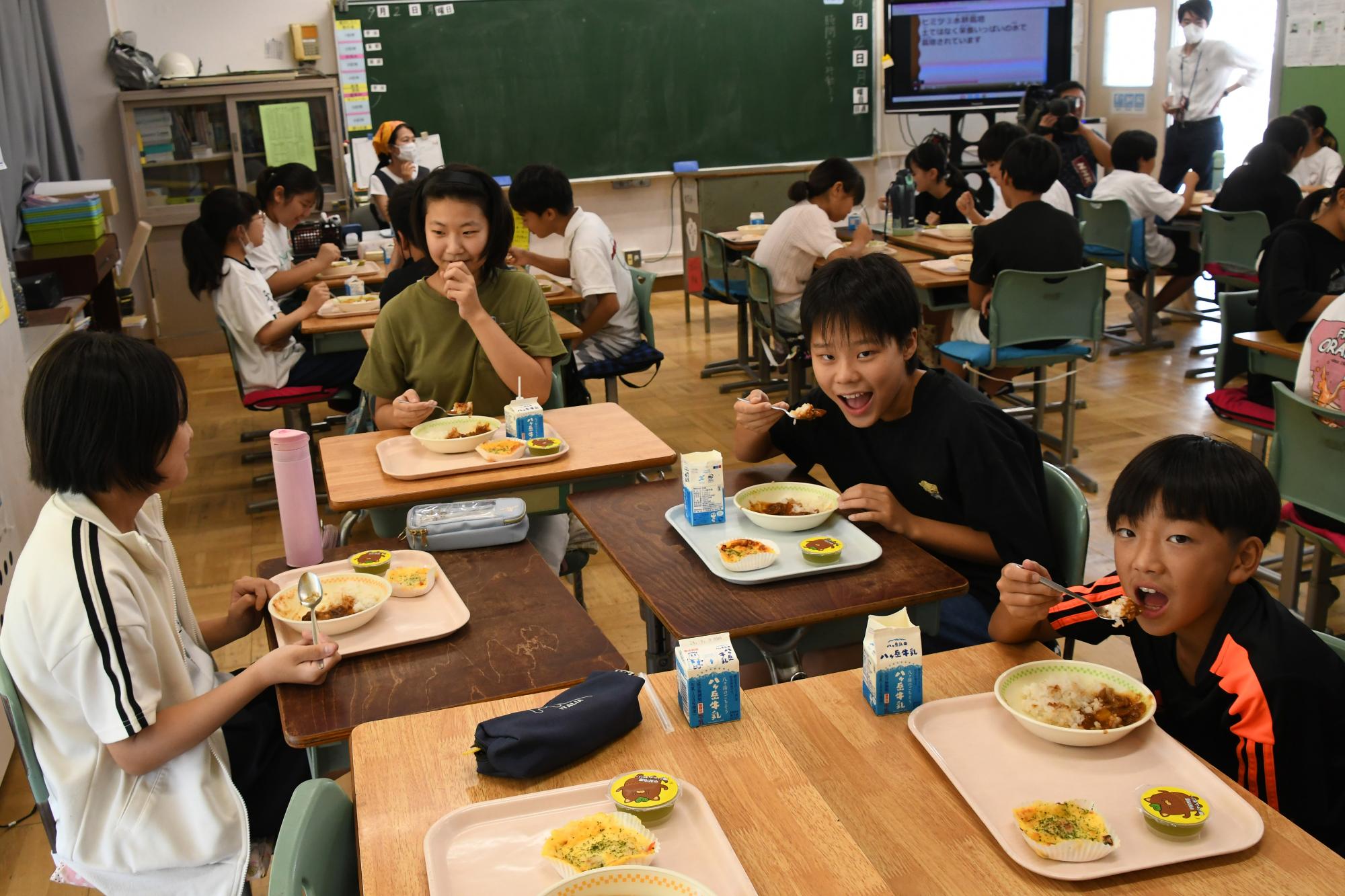 20240902市制施行20周年記念給食