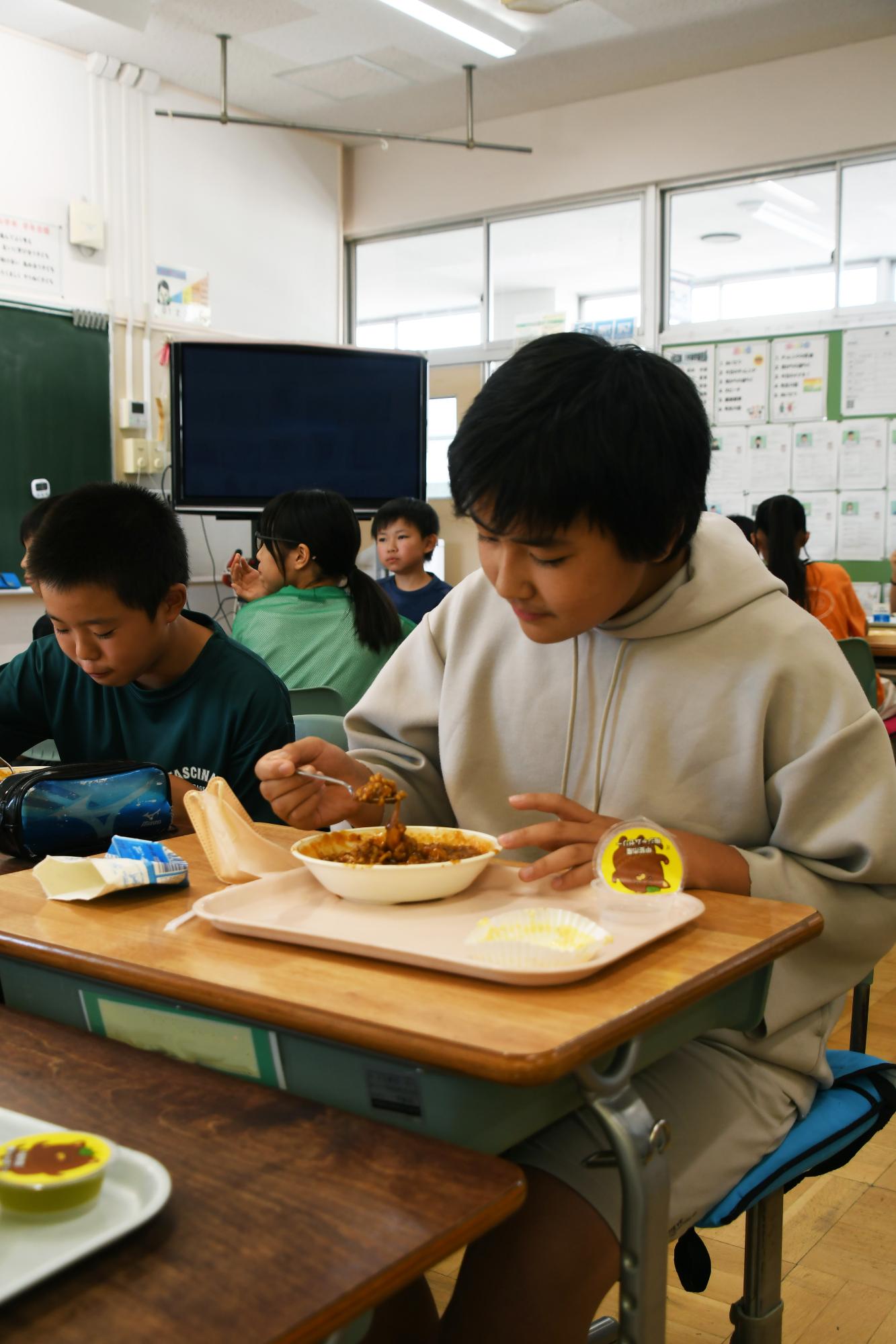 20240902市制施行20周年記念給食