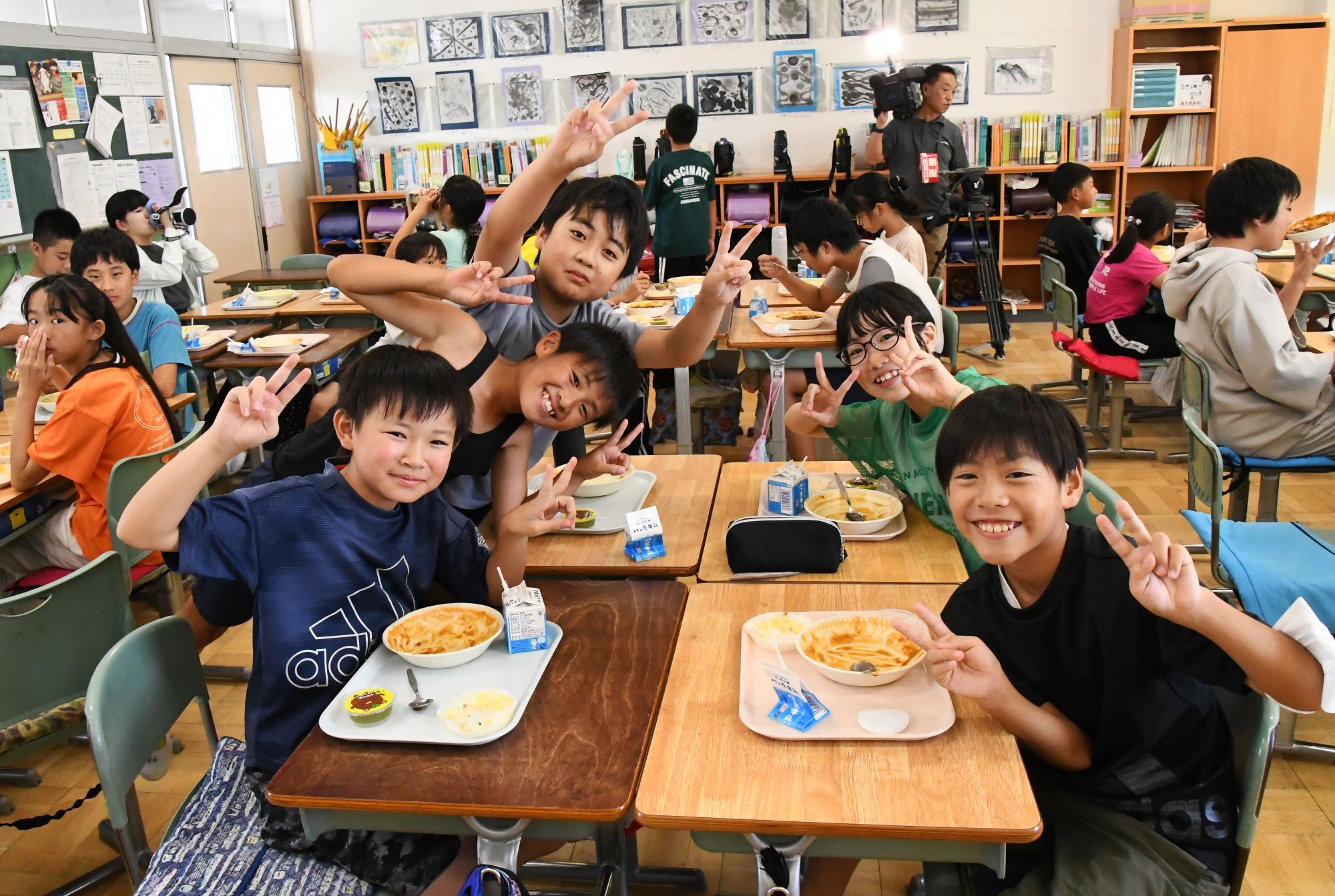 20240902市制施行20周年記念給食
