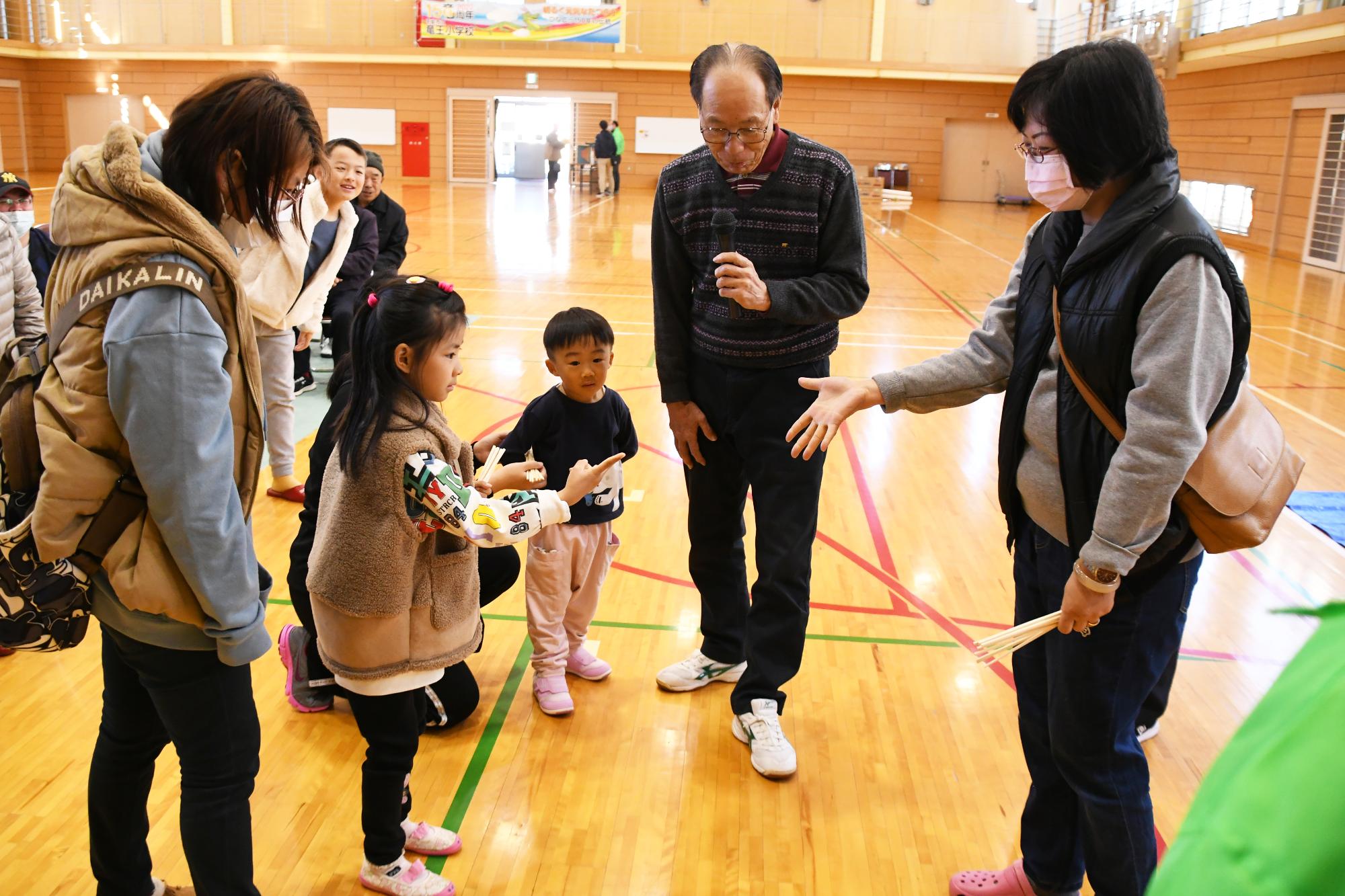 20241201外国人を囲む地域交流会「フレンドシップパーティー」