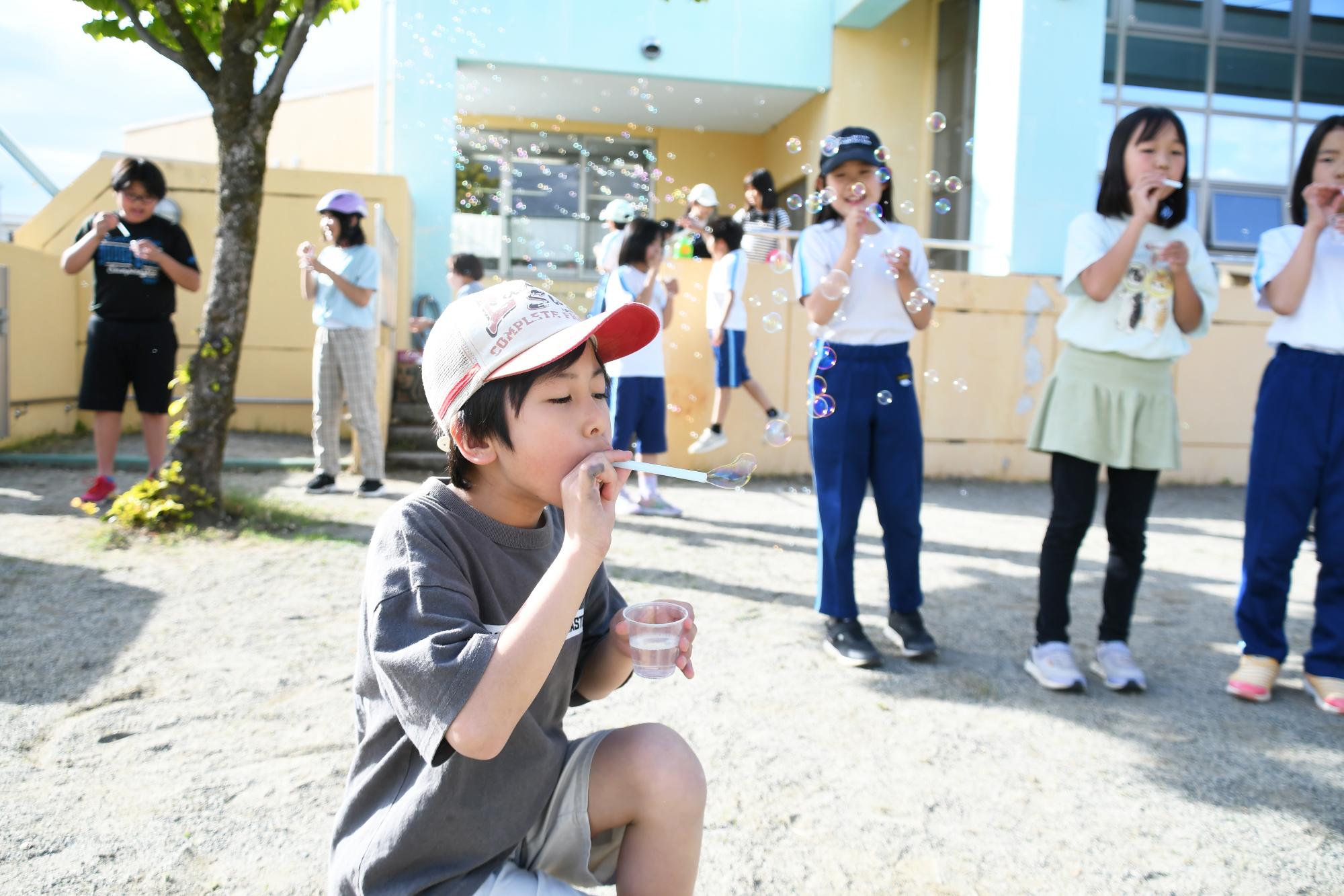 20250507玉幡児童館しゃぼん玉遊び