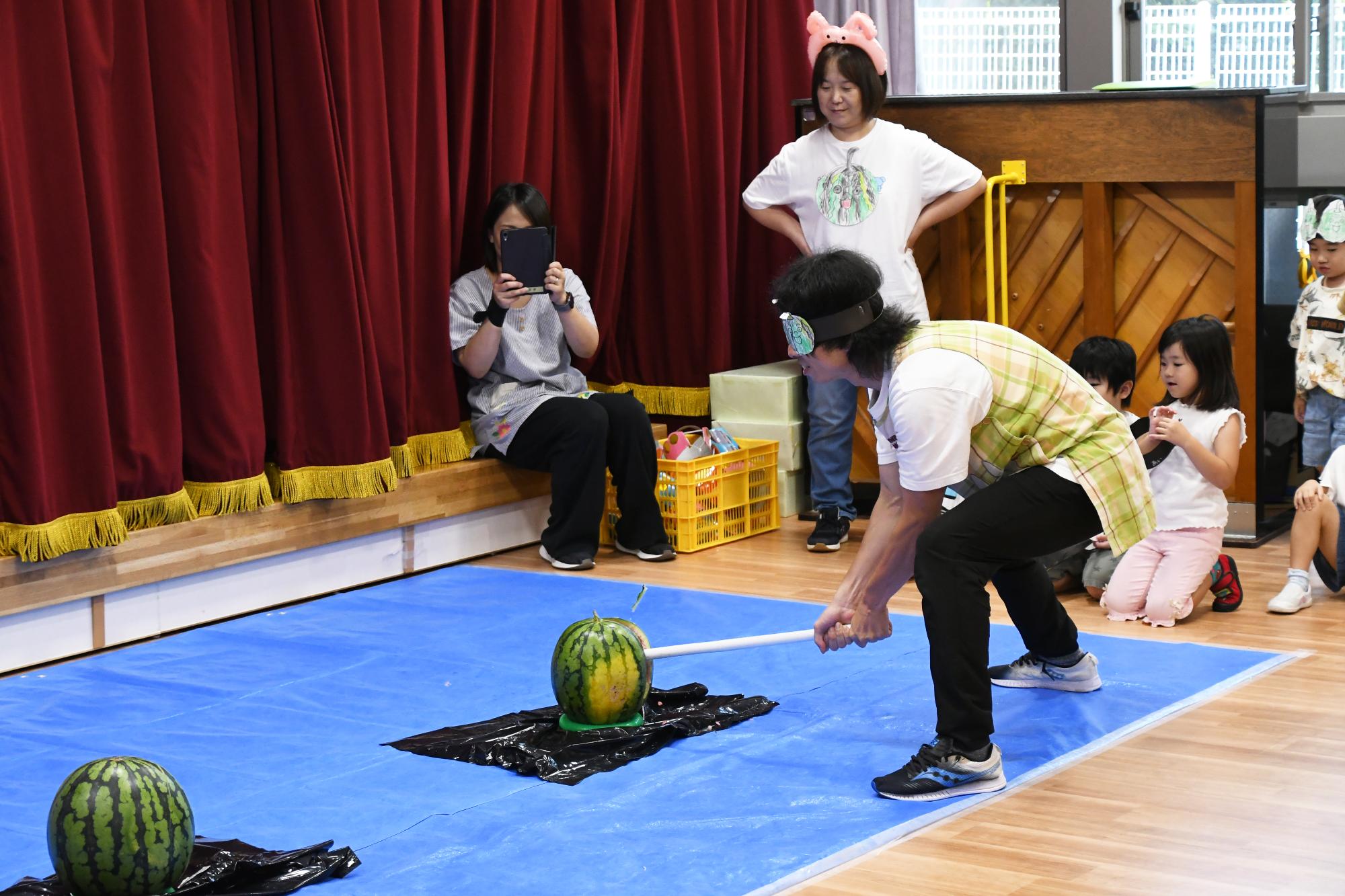20250724双葉西保育園すいか割り