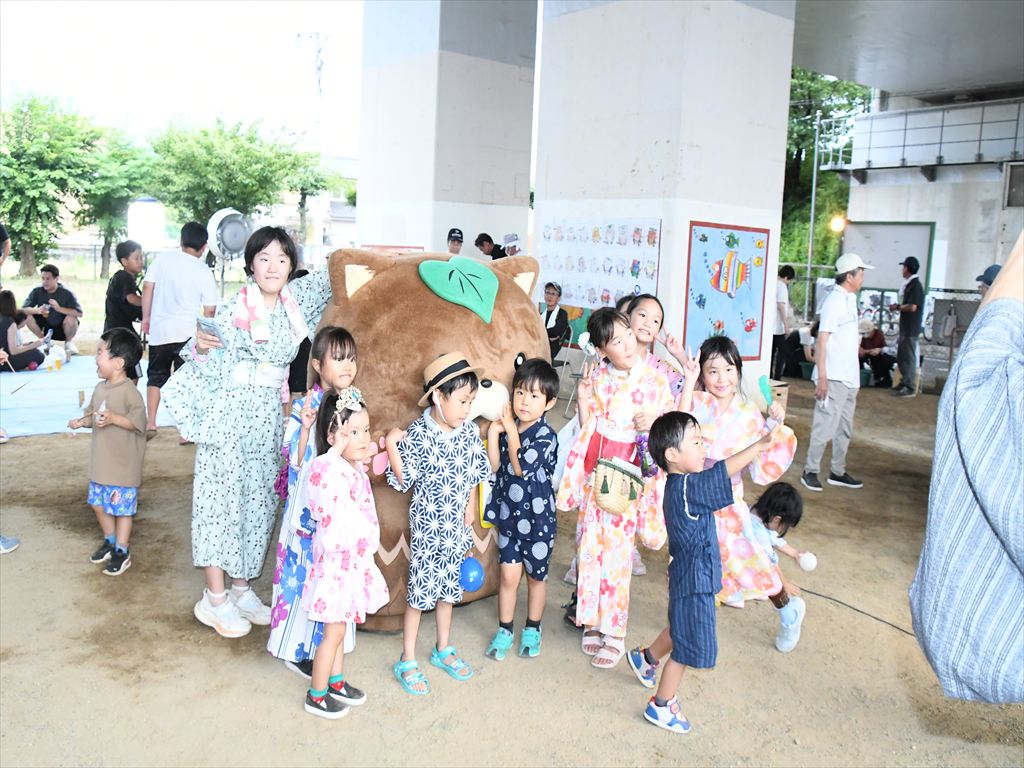 きょうもやはたいぬは大人気！
