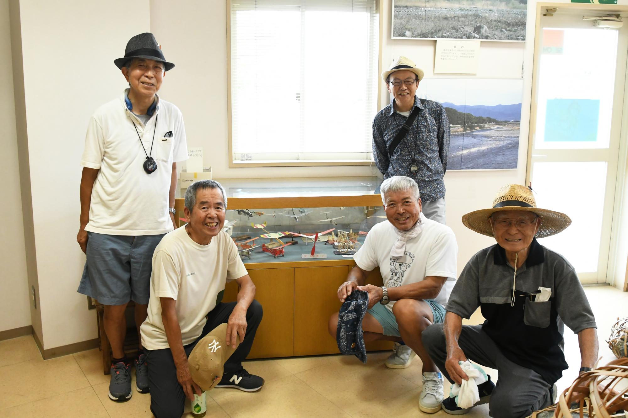 20250814ドラゴンパークで飛行機と竹とんぼ