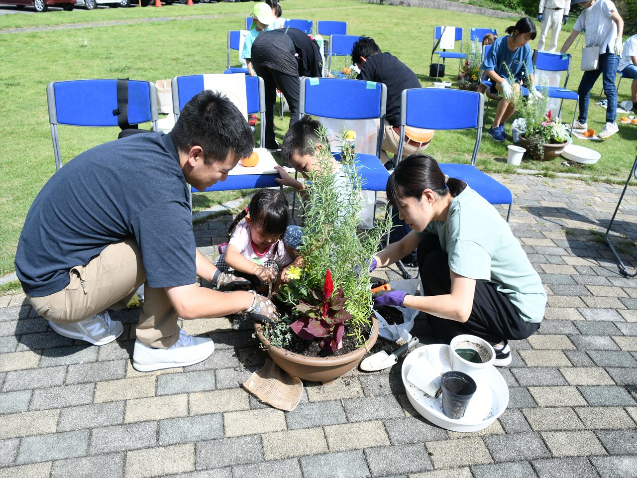 家族で植え付けします