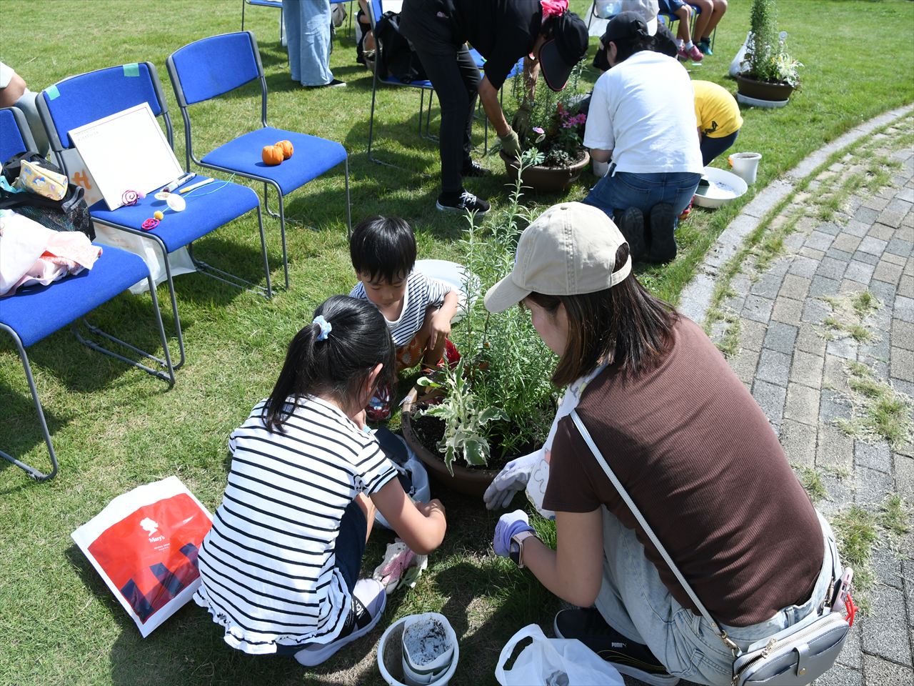 家族で植え付けします