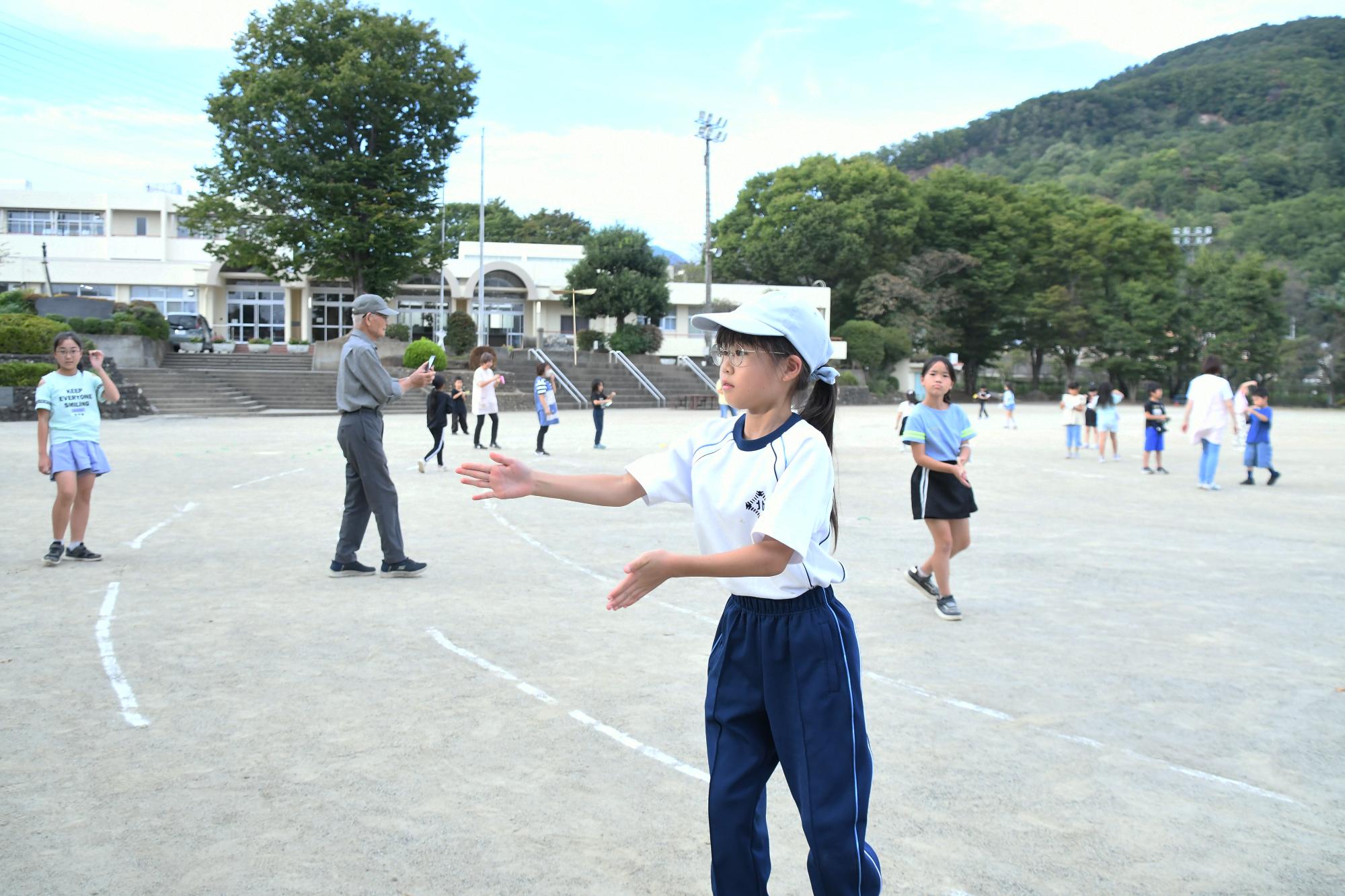 20251008敷島なかよし児童館竹とんぼと紙飛行機教室