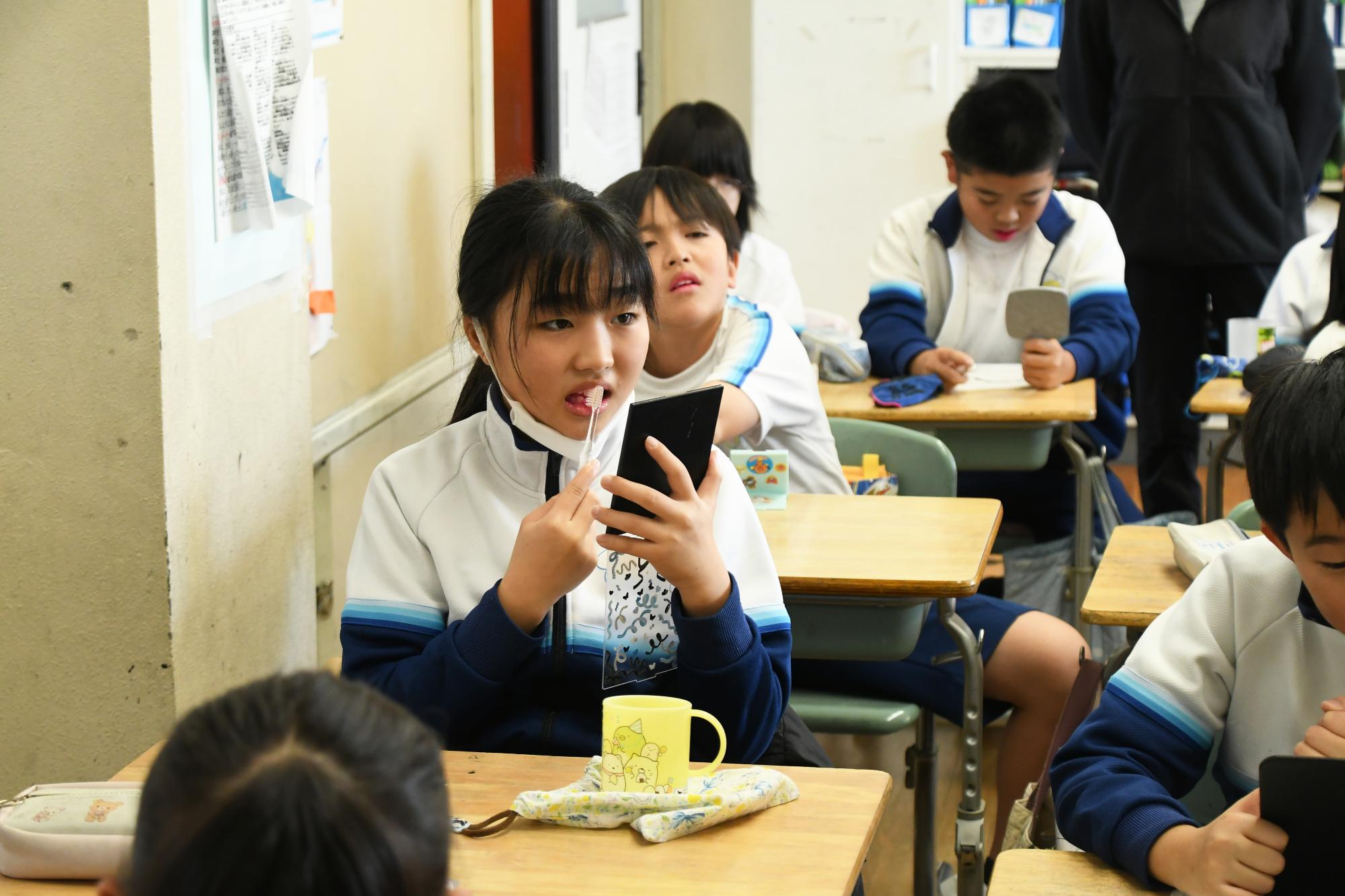 20251202玉幡小学校歯磨き指導