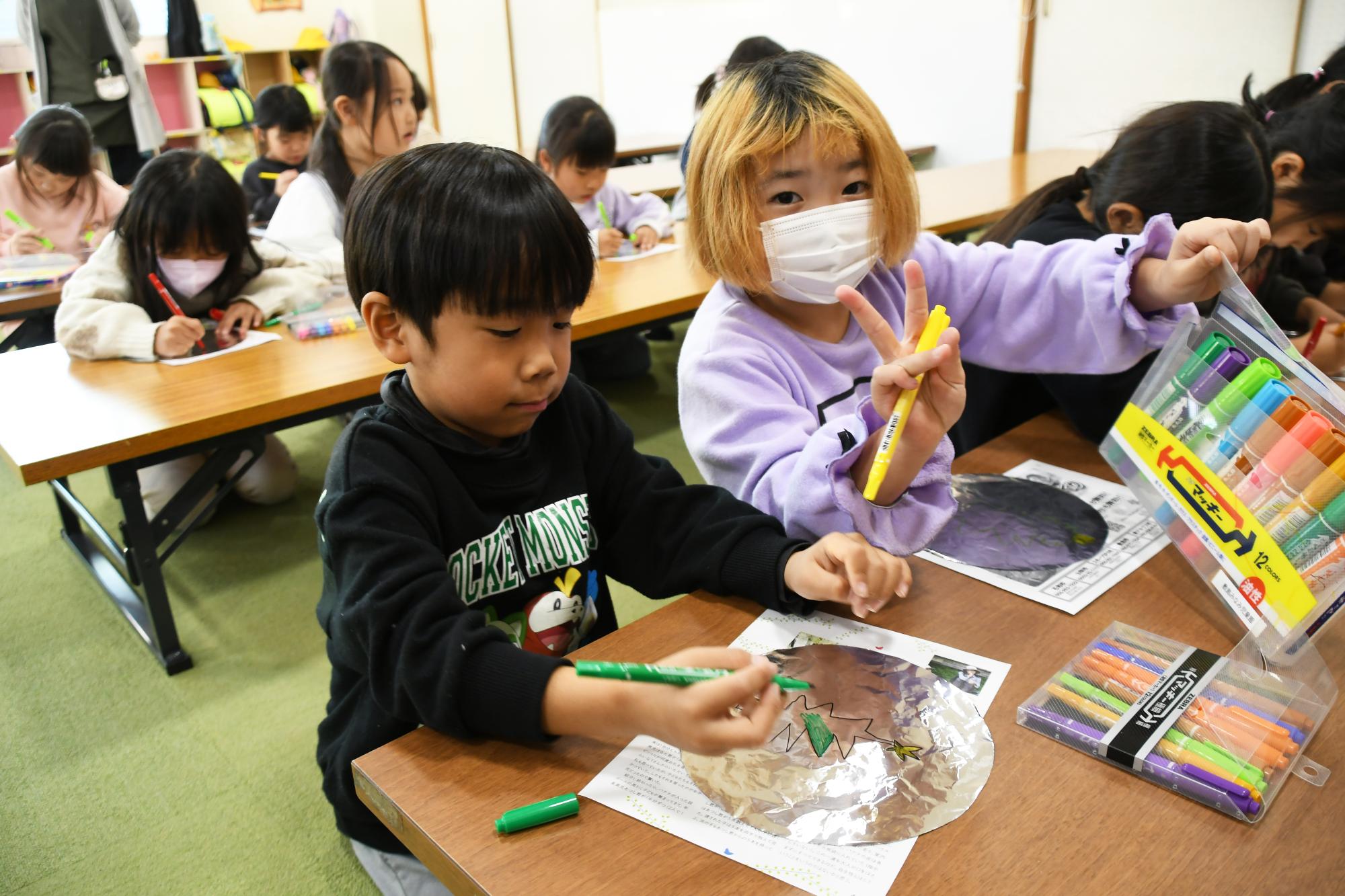 20251210敷島みなみ児童館クリスマスバルーン作り