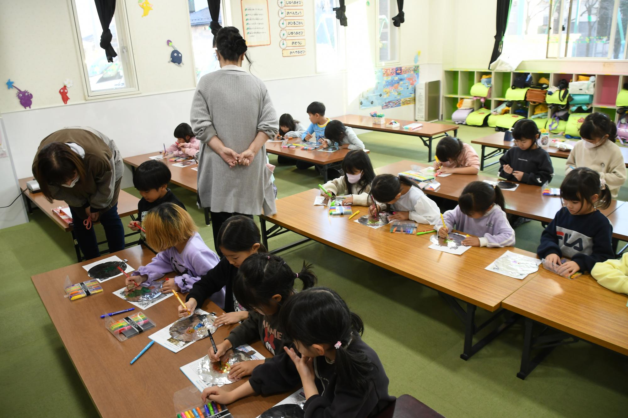 20251210敷島みなみ児童館クリスマスバルーン作り