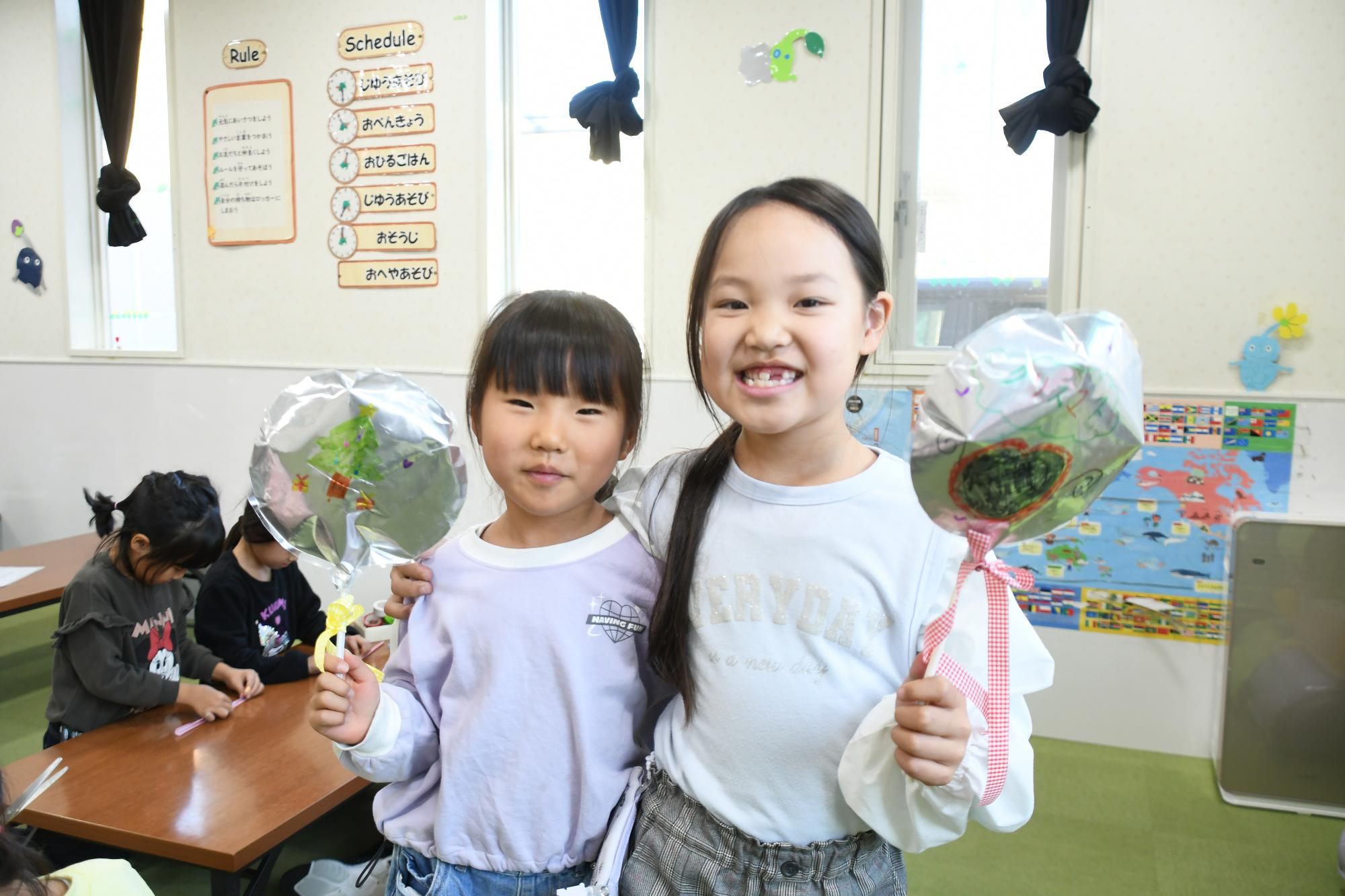 20251210敷島みなみ児童館クリスマスバルーン作り