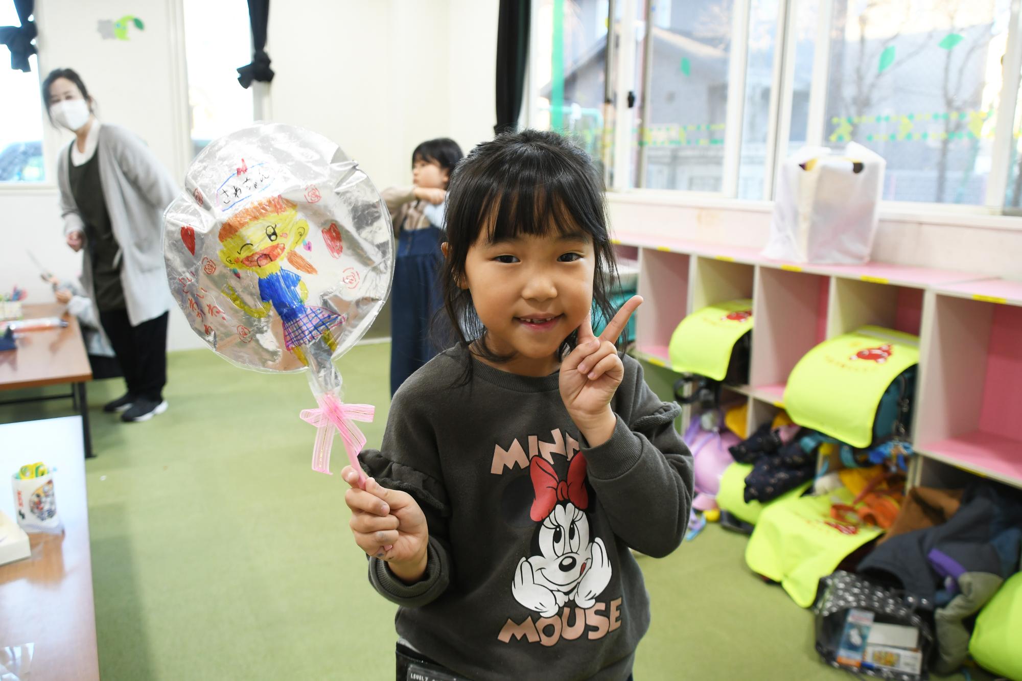 20251210敷島みなみ児童館クリスマスバルーン作り