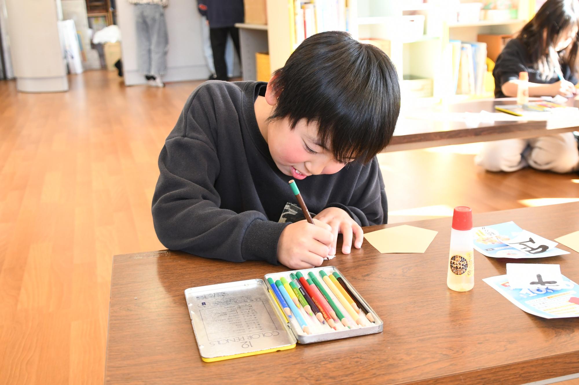 20260107双葉西児童館絵馬づくり