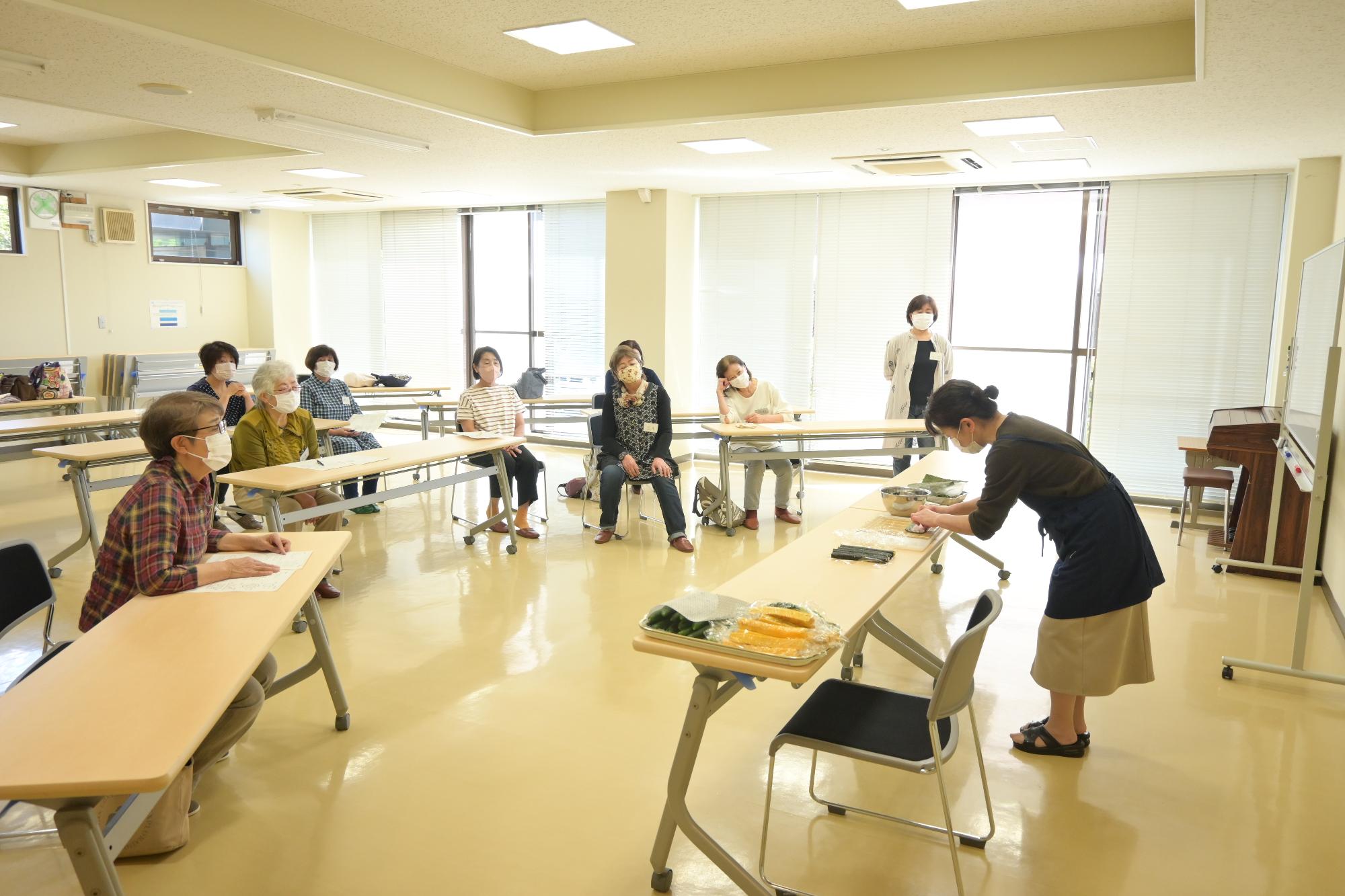 季節の飾り巻き寿司