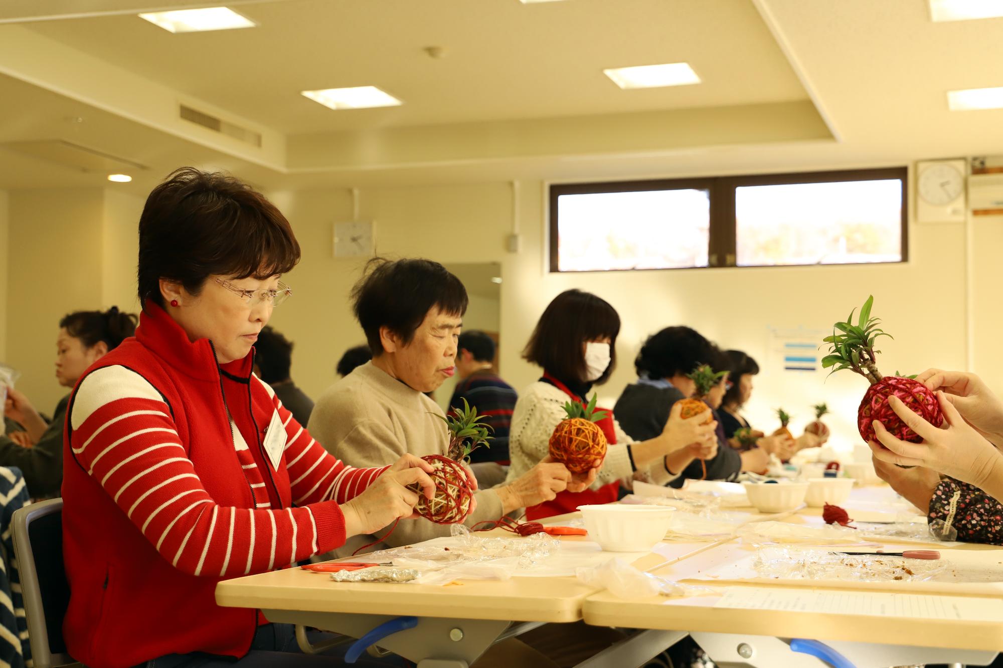 卓上に飾れる苔玉作り講座