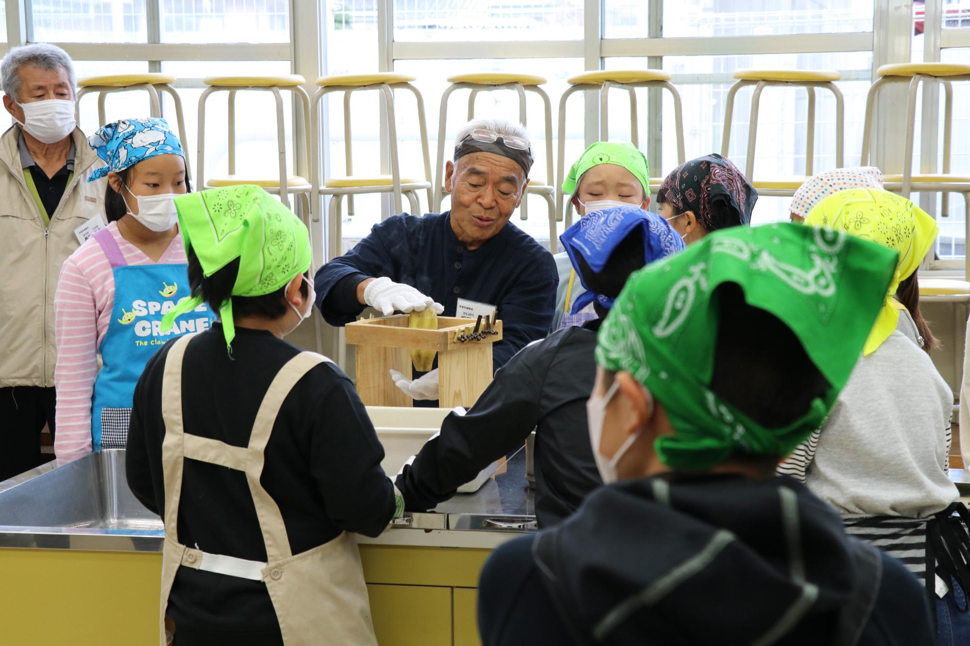 双葉西小学校 干し芋作り教室