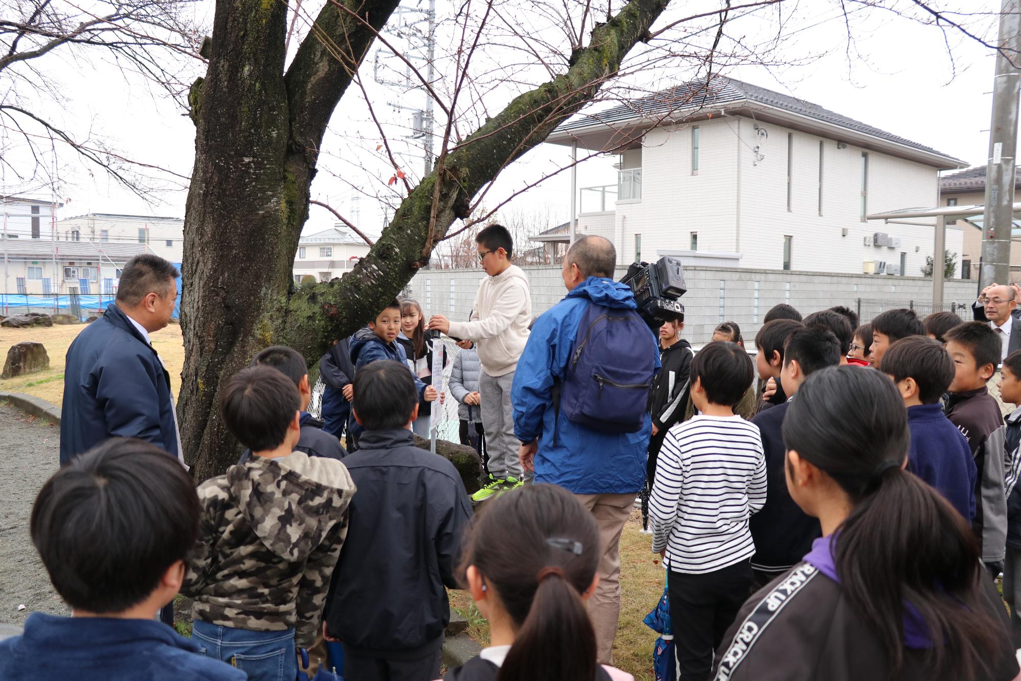 玉小5年生がポイ捨て禁止看板設置