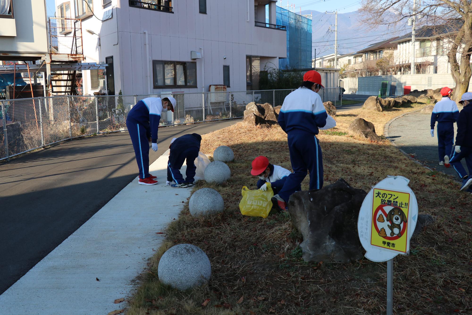 玉小5年生がゴミ拾い