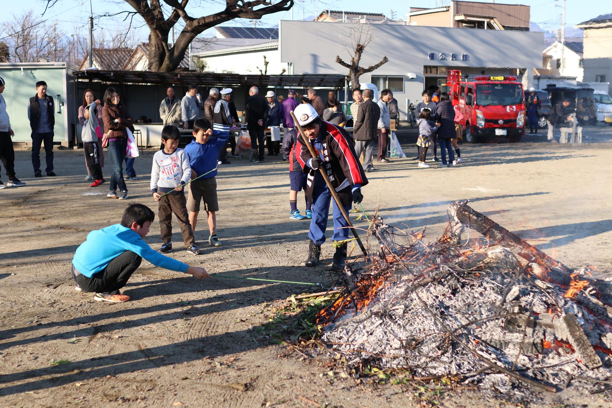 榎東西区道祖神祭とどんど焼き