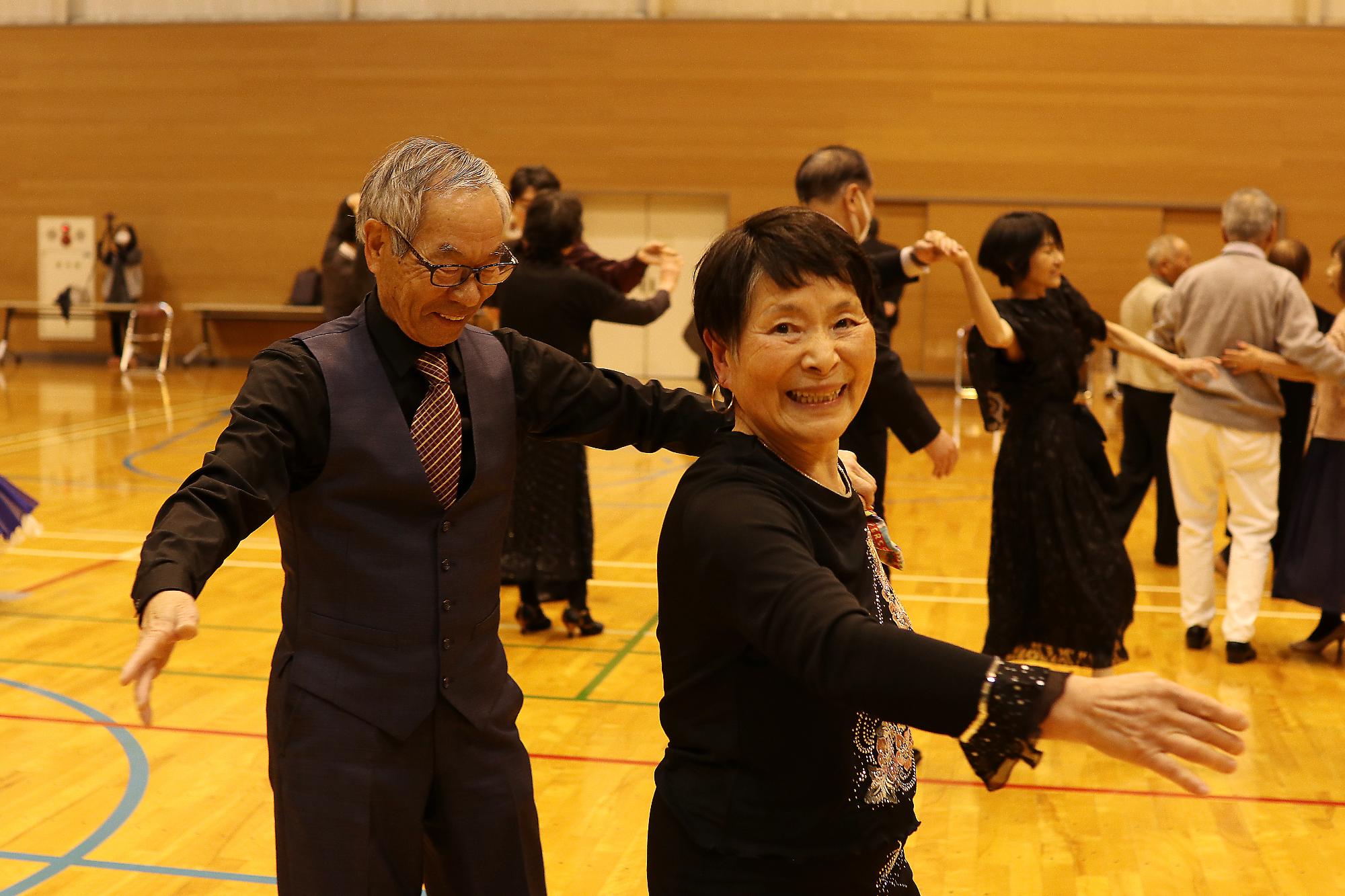 社交ダンスパーティー「ダンスの夕べ」