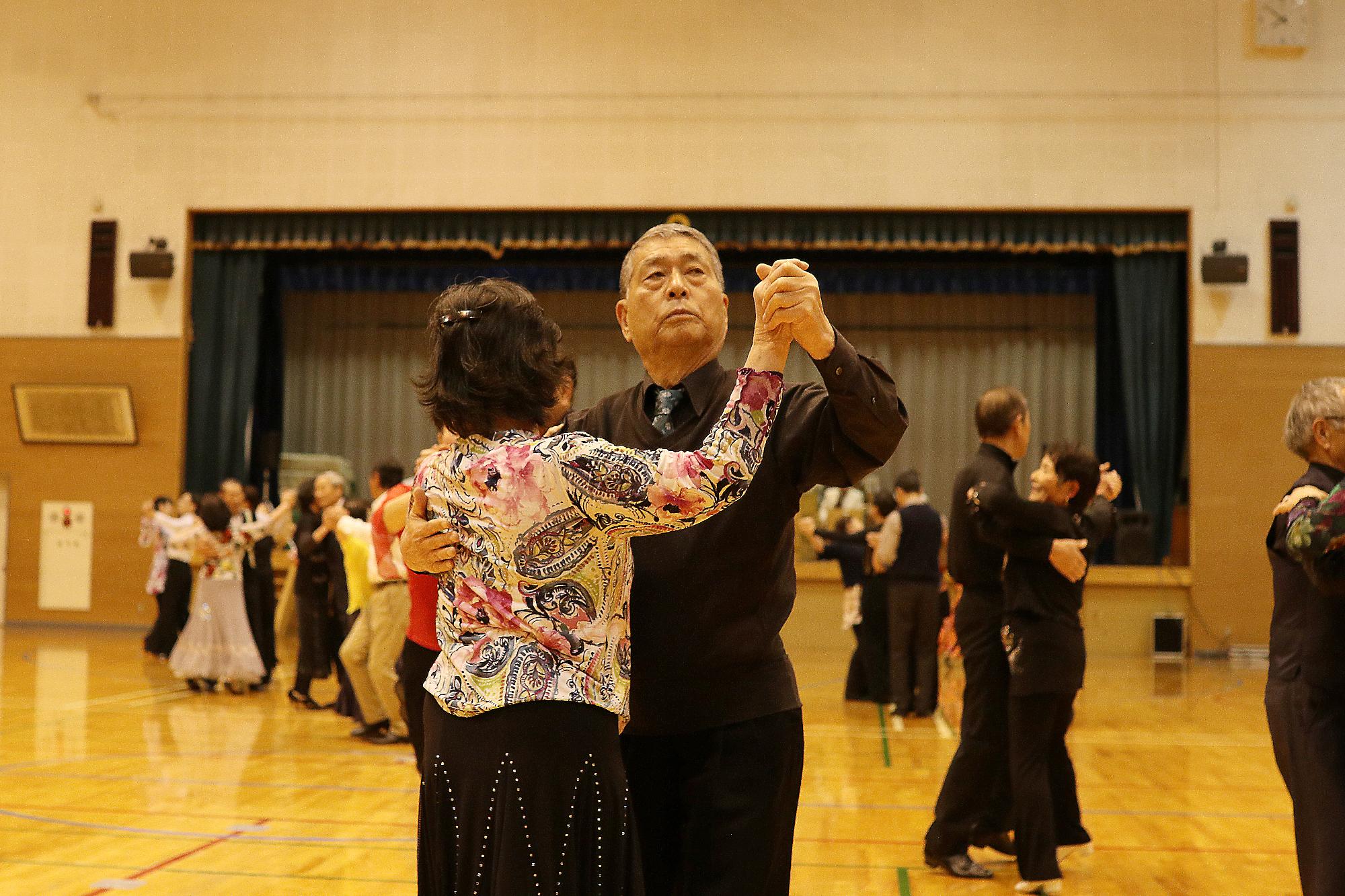 社交ダンスパーティー「ダンスの夕べ」