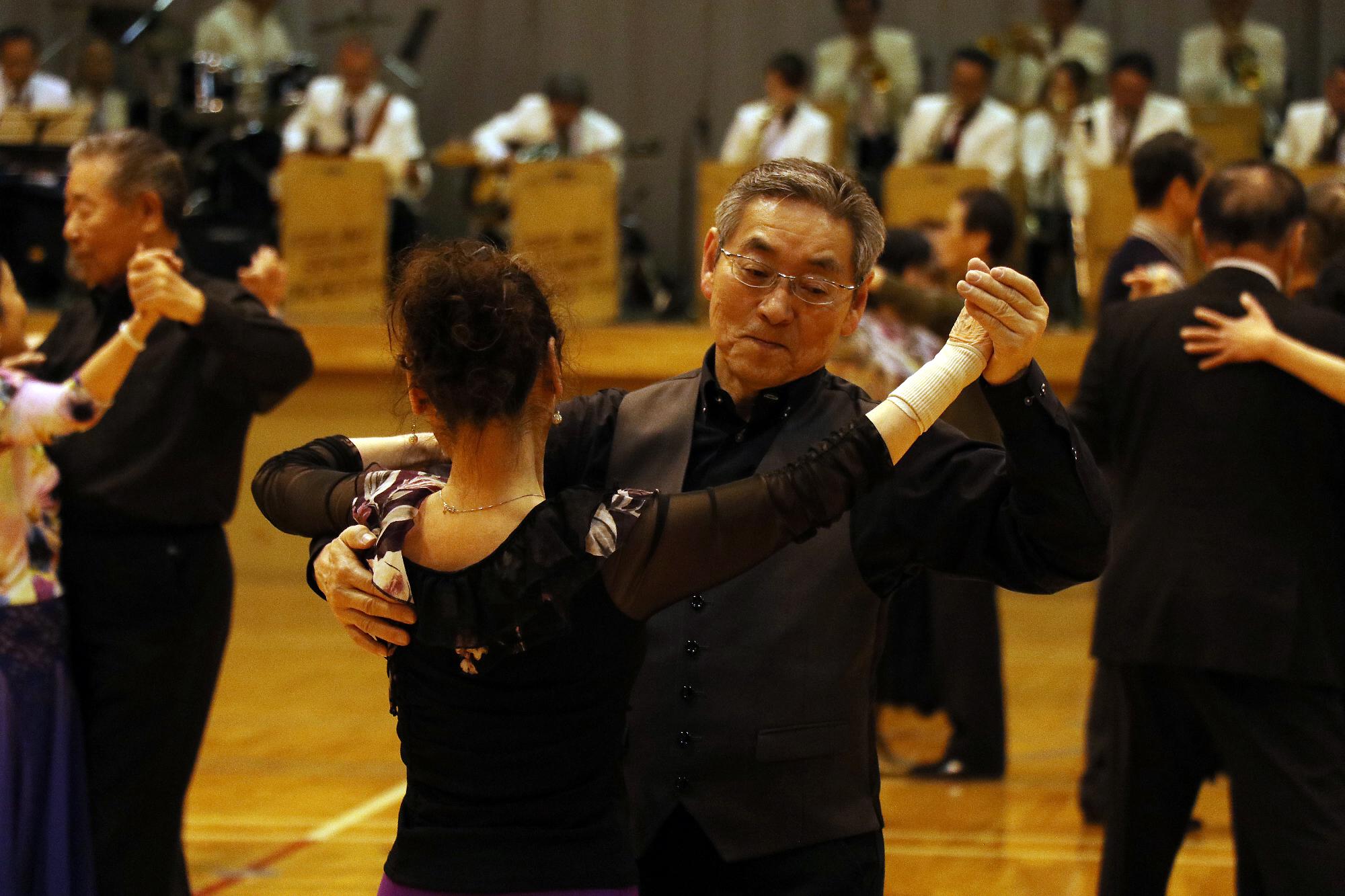 社交ダンスパーティー「ダンスの夕べ」